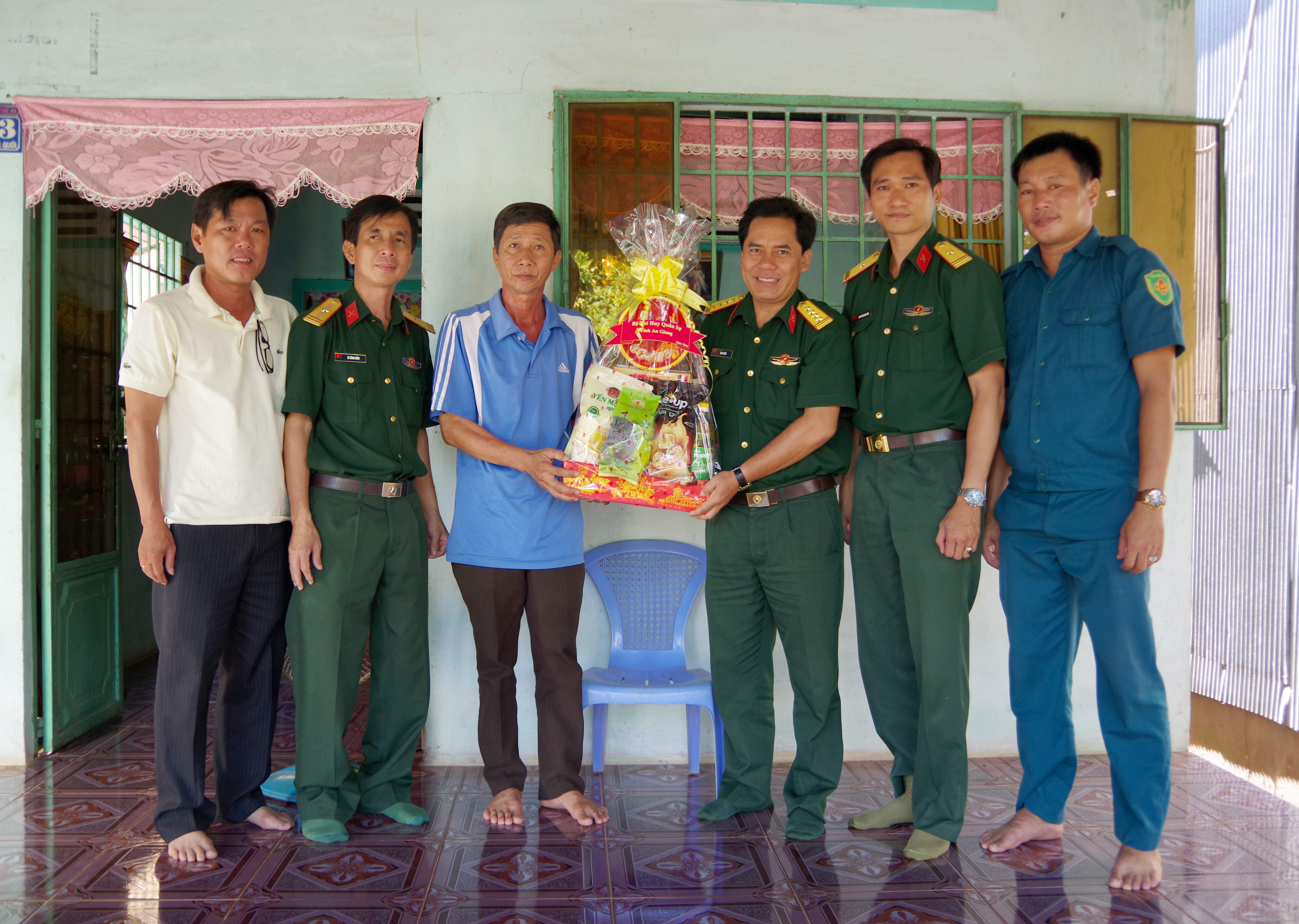 Gắn kết nghĩa tình quân dân