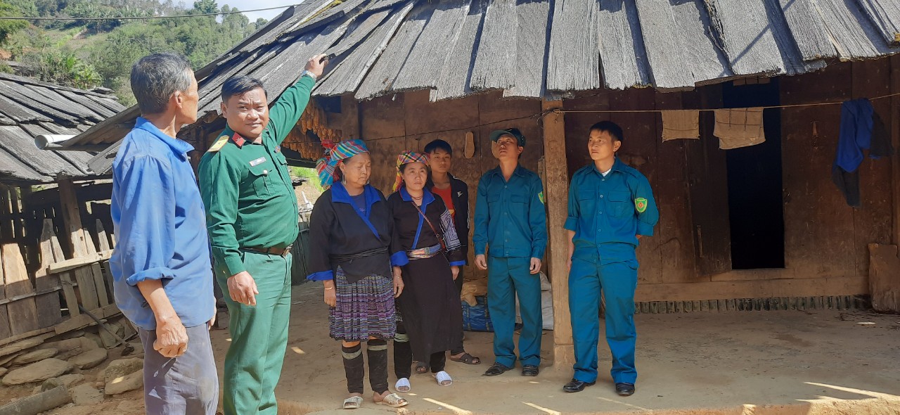 Nêu gương để bà con làm theo