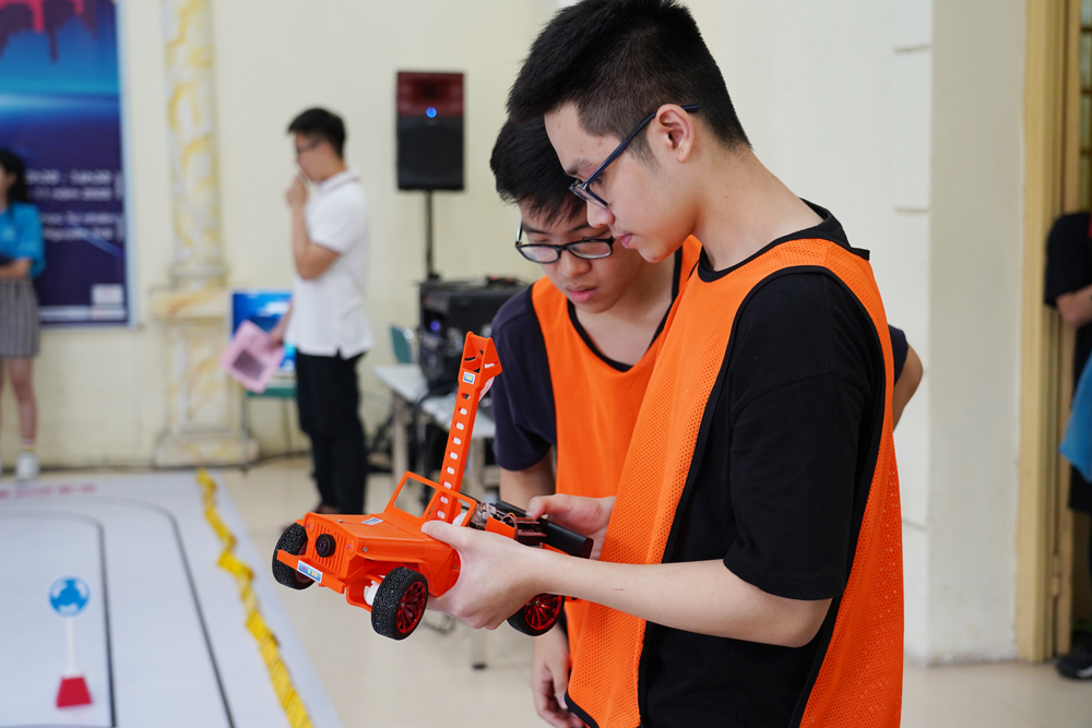 HUS Racing - Sân chơi cho học sinh, sinh viên mê công nghệ