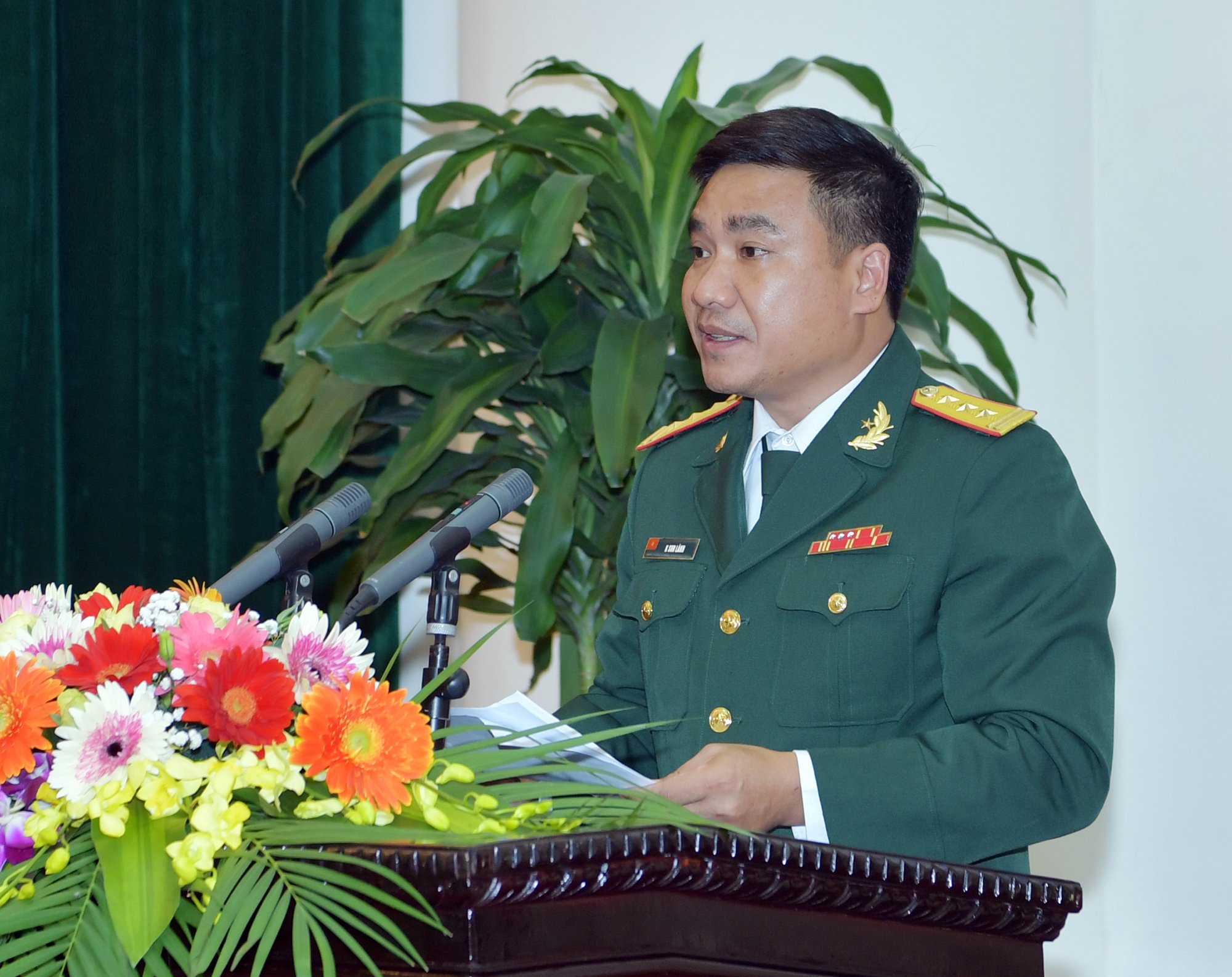 Kiên trì giải thích, thuyết phục giữ cán bộ