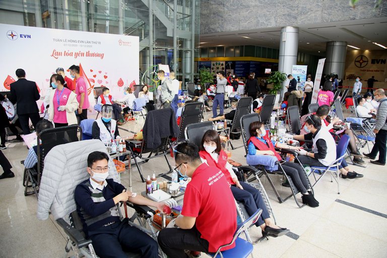 Phát động chương trình hiến máu tình nguyện Tuần lễ hồng EVN lần thứ VI