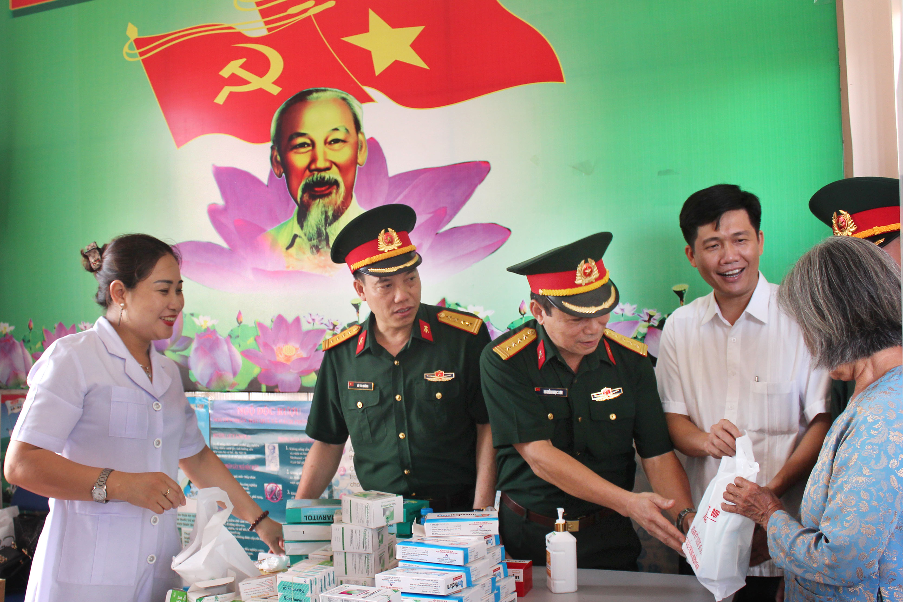 Bám địa bàn, làm dân vận giỏi