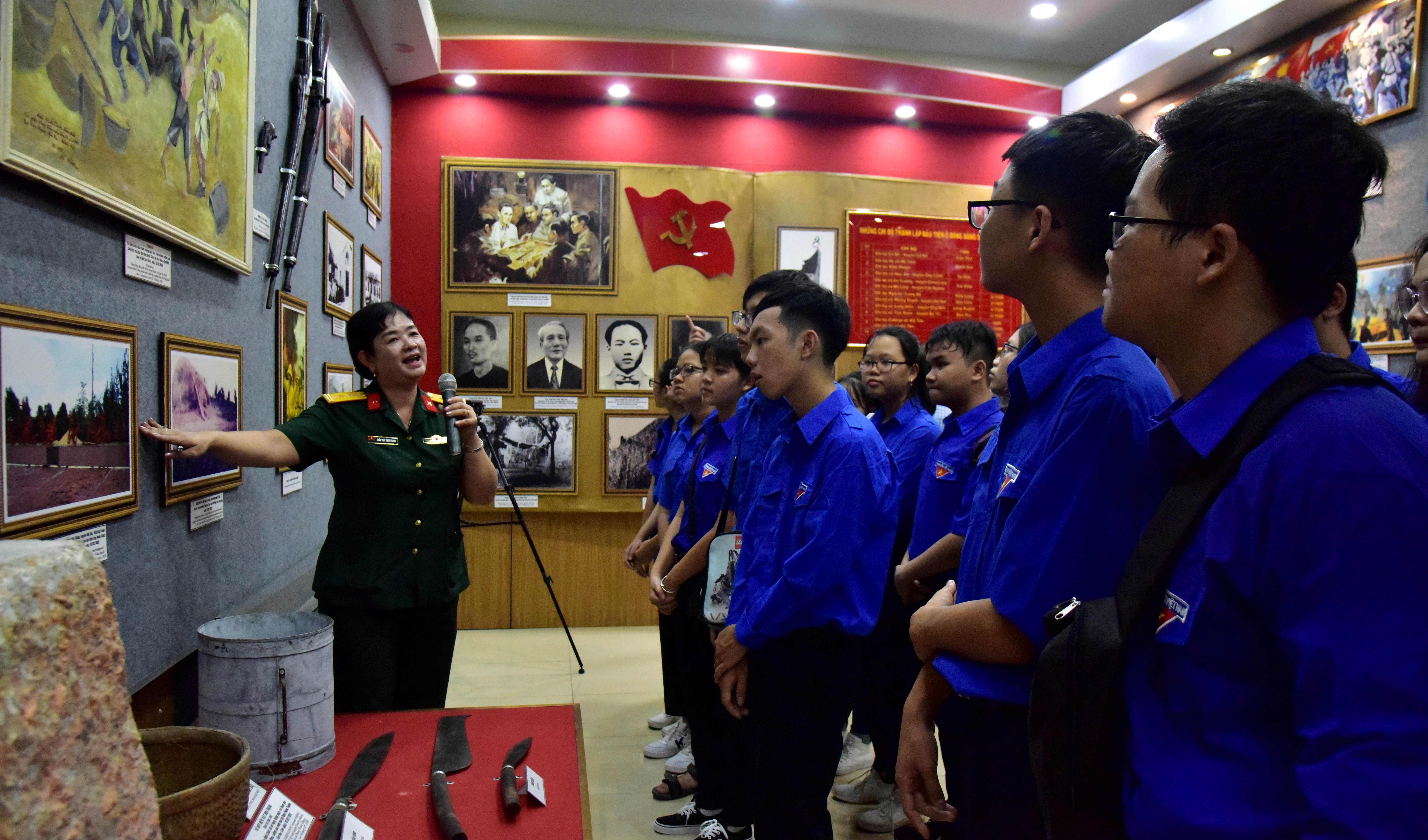 Địa chỉ đỏ ở vùng đất 