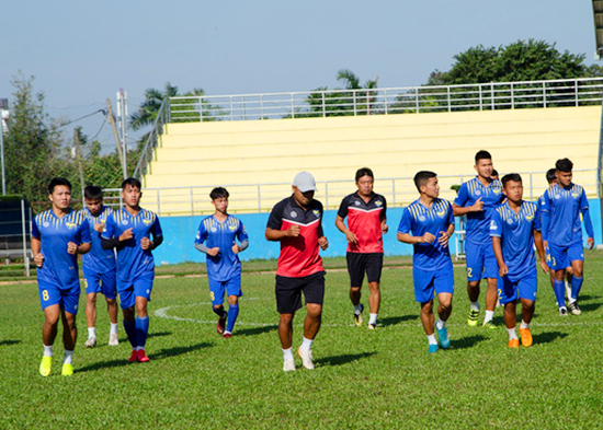 Không đùa với cơm... gạo