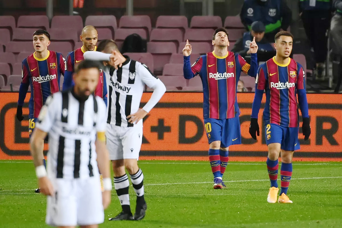 Messi tỏa sáng, Barca tìm lại chiến thắng