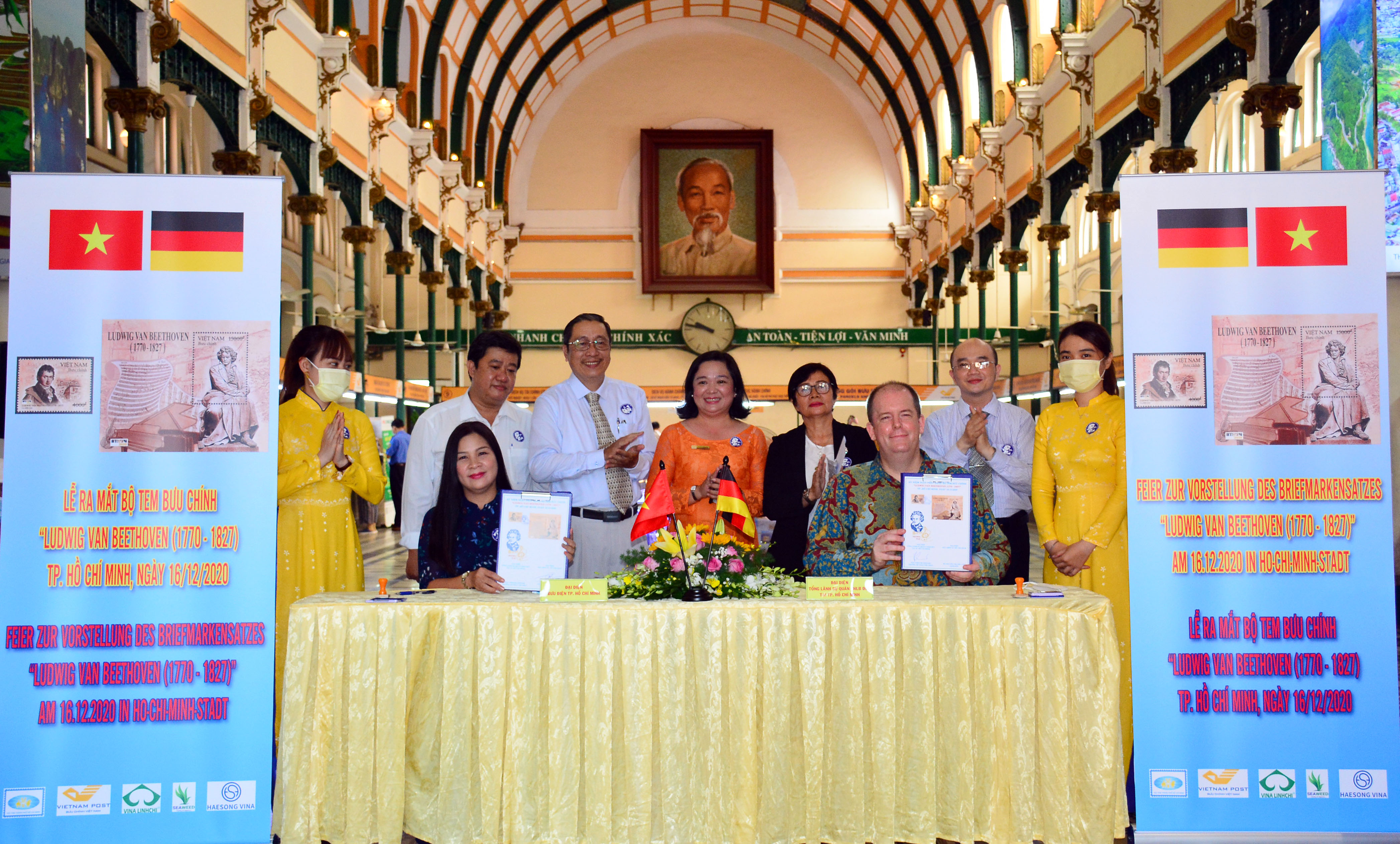Ra mắt bộ tem bưu chính “Ludwig van Beethoven (1770 - 1827)”