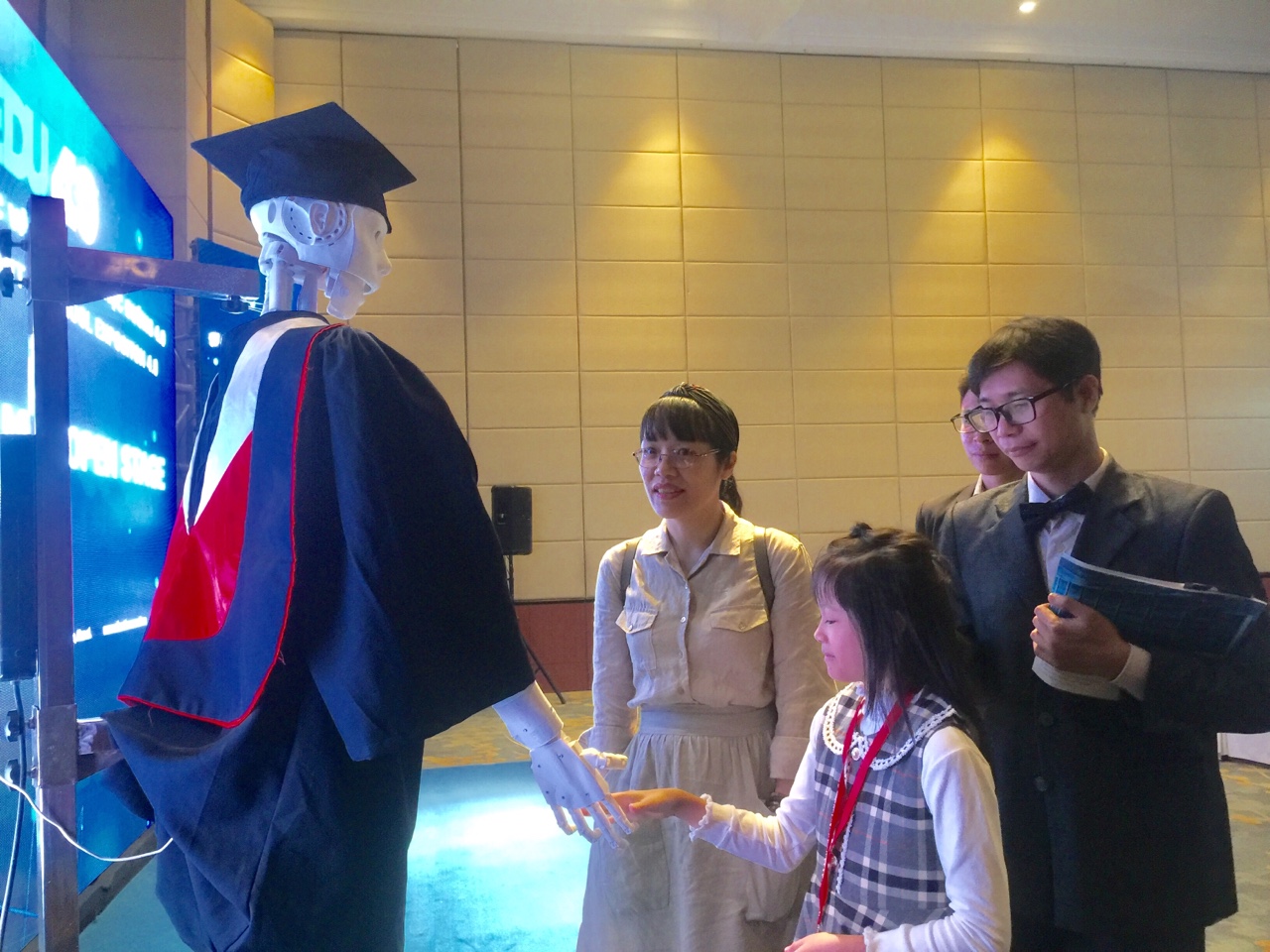 Chuyển đổi số để phát triển giáo dục