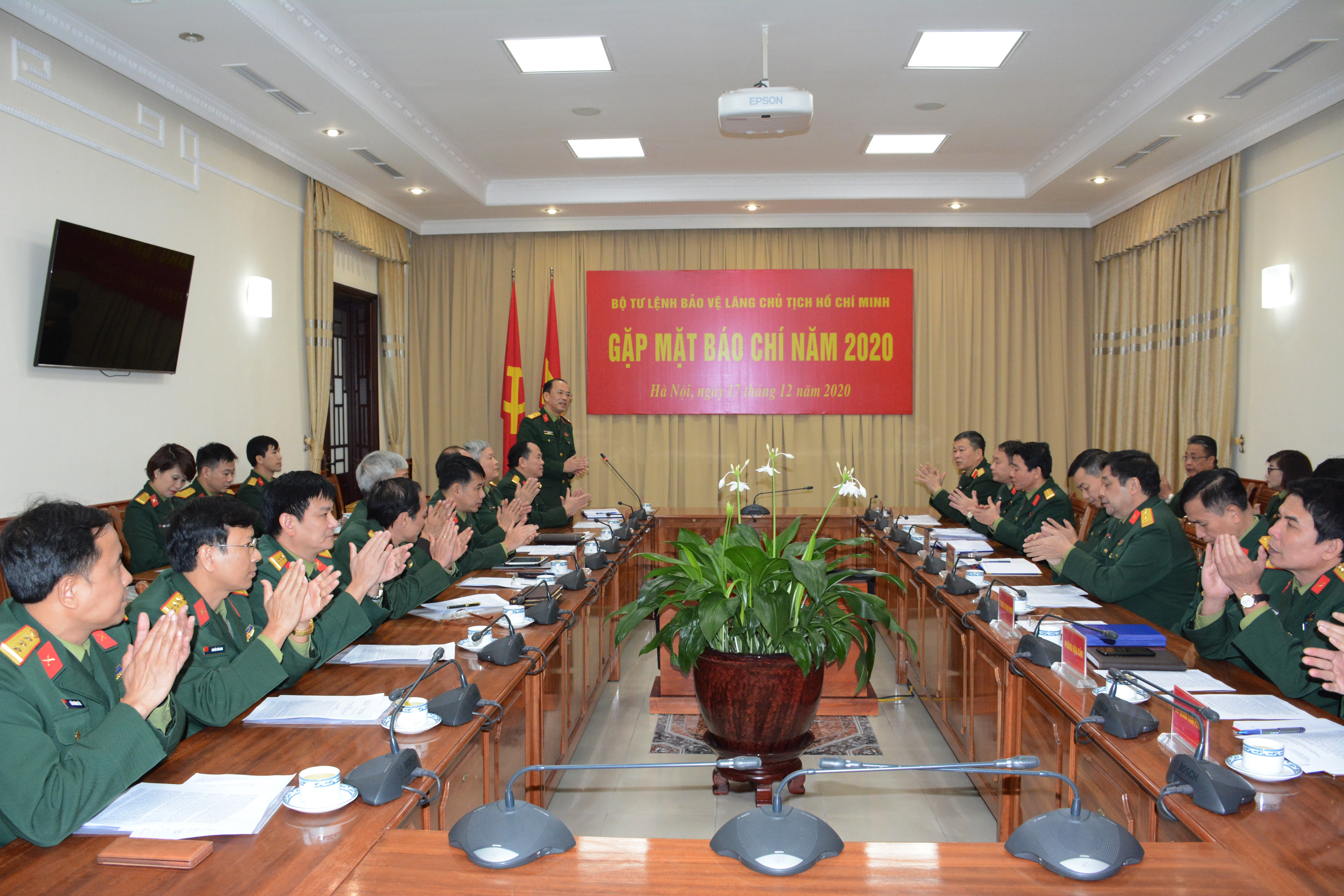 Bộ tư lệnh Bảo vệ Lăng Chủ tịch Hồ Chí Minh gặp mặt báo chí năm 2020

