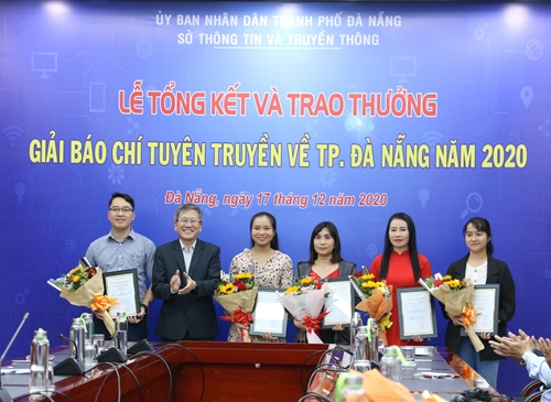 Trao thưởng Giải báo chí tuyên truyền về thành phố Đà Nẵng năm 2020