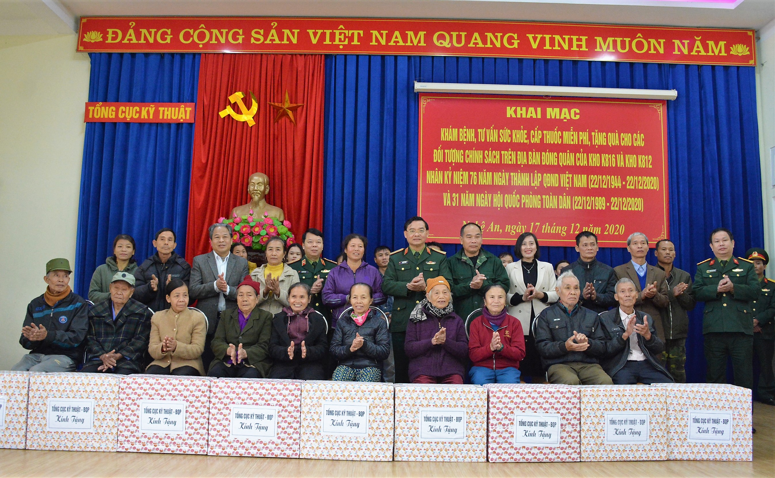 Nghĩa tình những người lính thợ