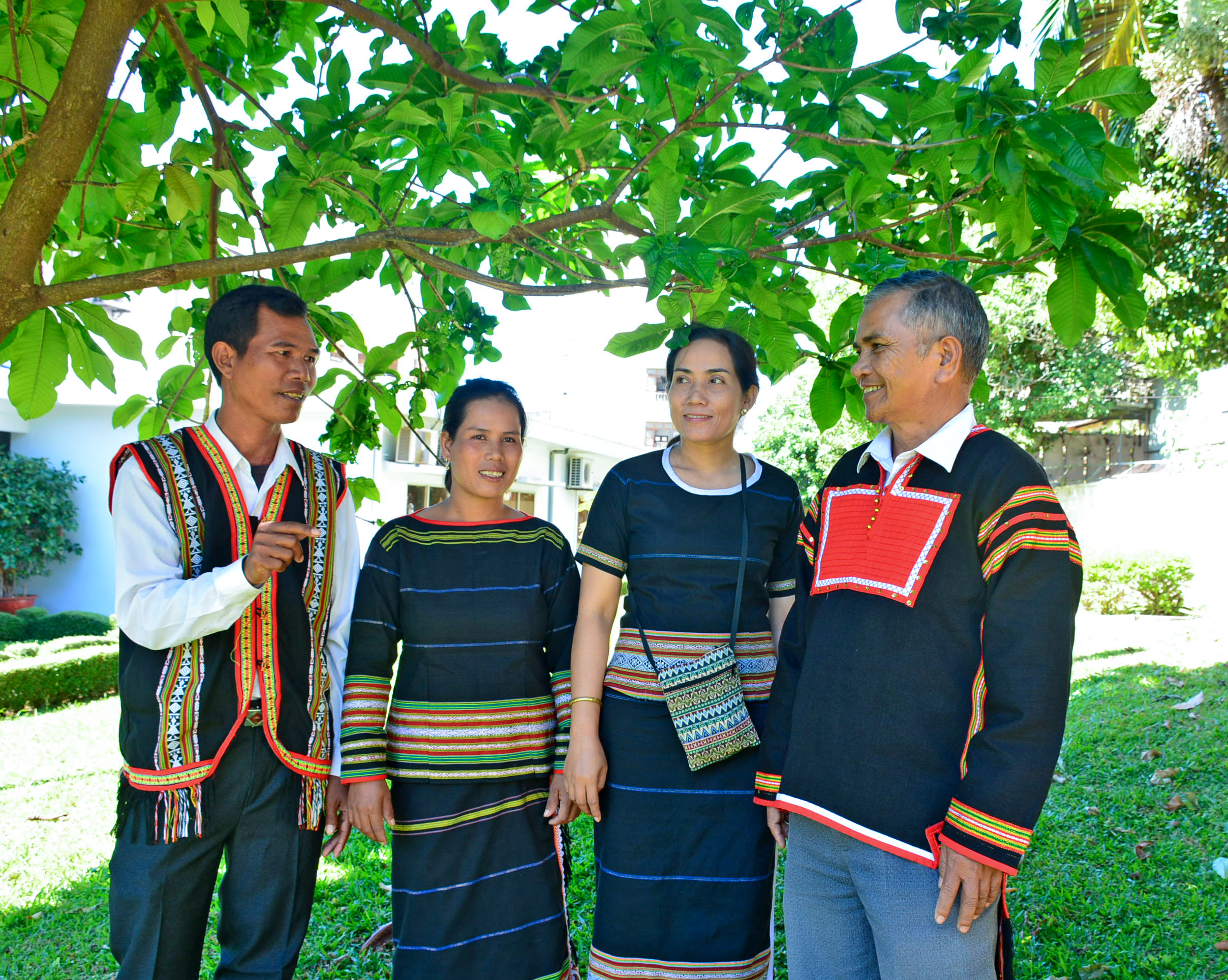 Hồi âm loạt bài: Xây 