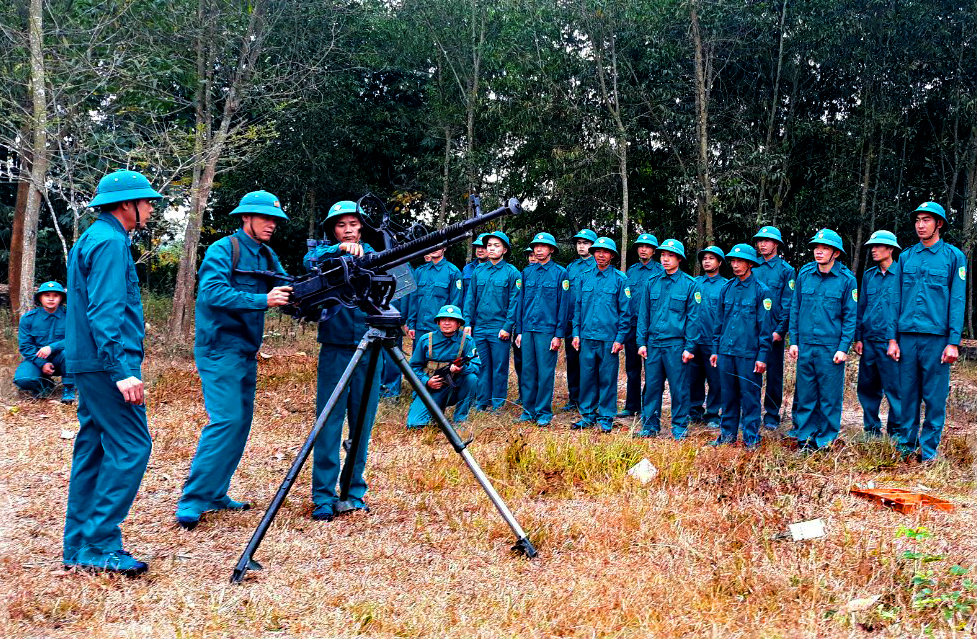 Huấn luyện bổ sung trung đội súng máy phòng không 12,7mm