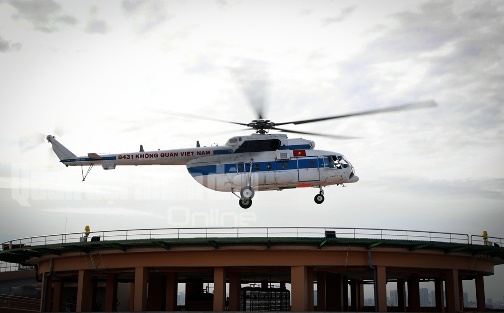 Chuyến bay diễn tập đầu tiên là trực thăng Mi-171 thuộc Sư đoàn 370, Quân chủng Phòng không – Không quân.