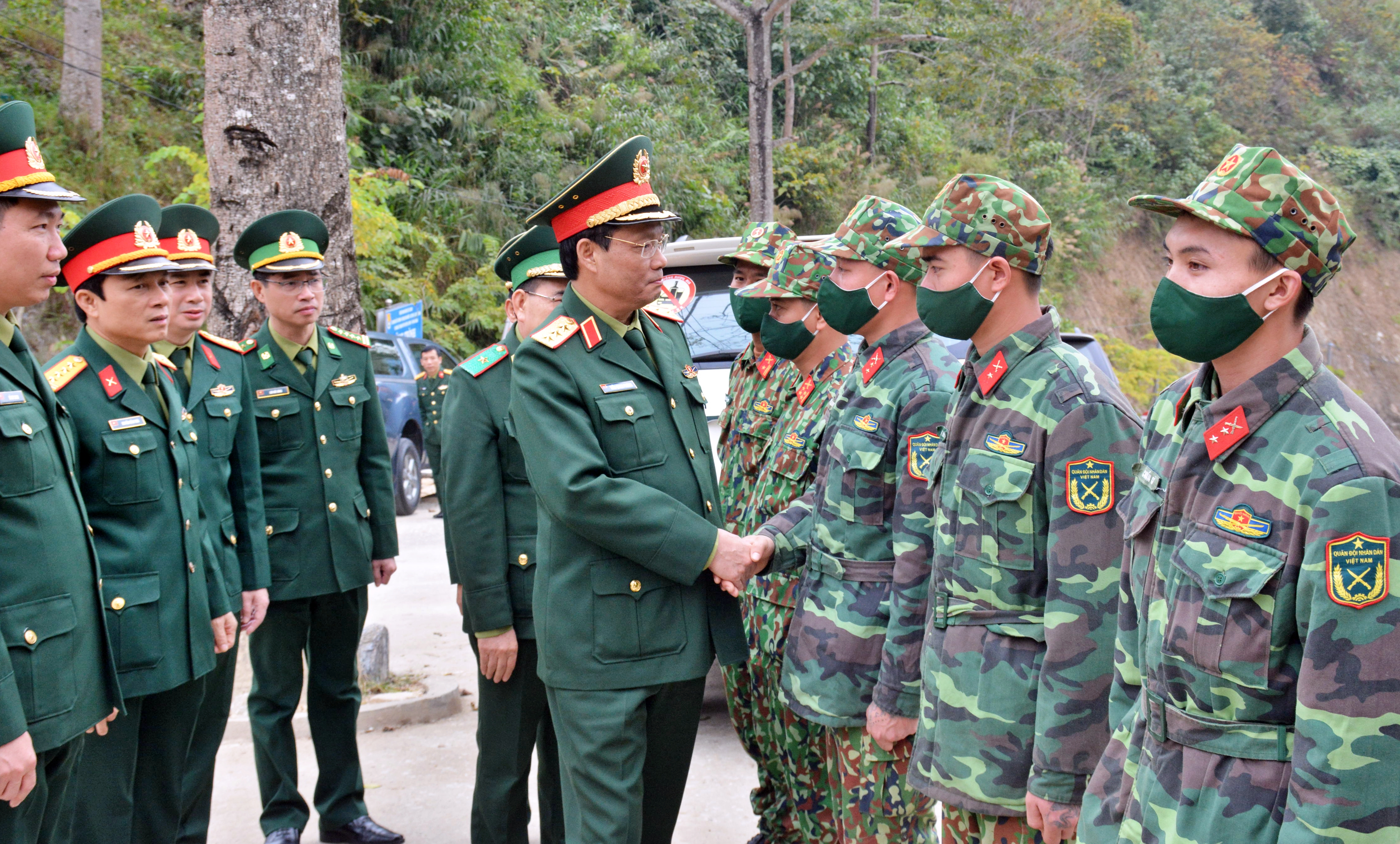 Đoàn công tác Quân ủy Trung ương, Bộ Quốc phòng thăm và làm việc tại Hà Giang