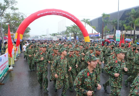 Đà Nẵng: Gần 1.000 vận động viên tham gia chạy Olympic vì sức khỏe toàn dân