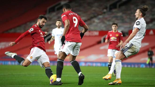 Manchester United thăng tiến, Tottenham gây thất vọng