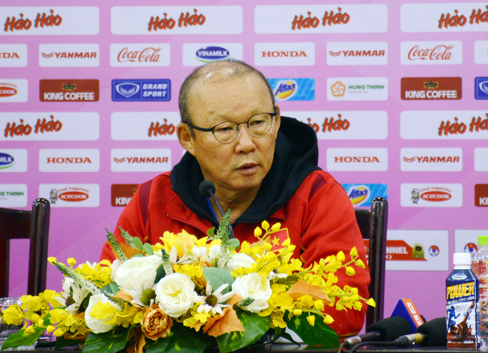 HLV Park Hang-seo: Tôi đỏ mắt đi tìm tiền đạo!