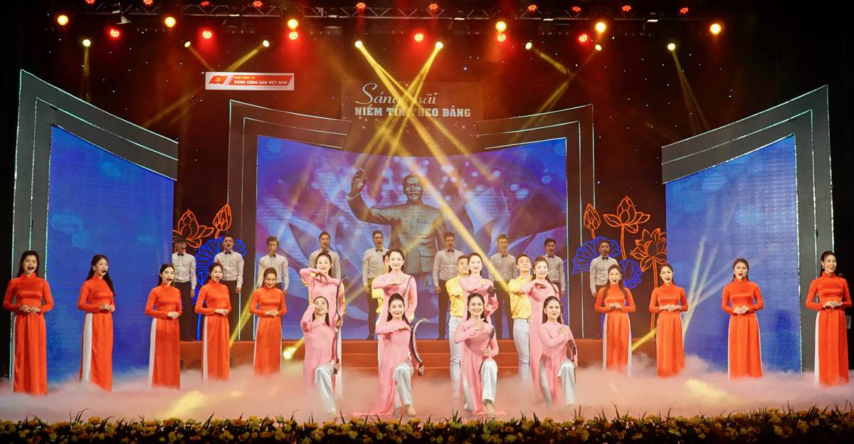 Chương trình nghệ thuật “Sáng mãi niềm tin theo Đảng”

