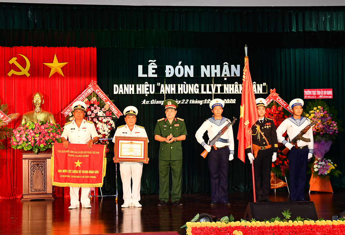 Lữ đoàn 962, Quân khu 9 đón nhận danh hiệu Anh hùng lần thứ hai