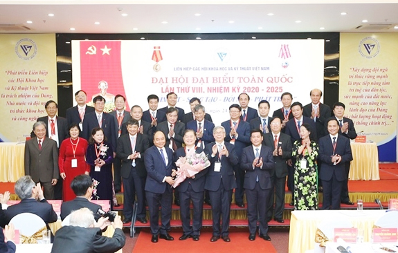 Thủ tướng Nguyễn Xuân Phúc: Phát triển khoa học công nghệ lên tầm cao mới