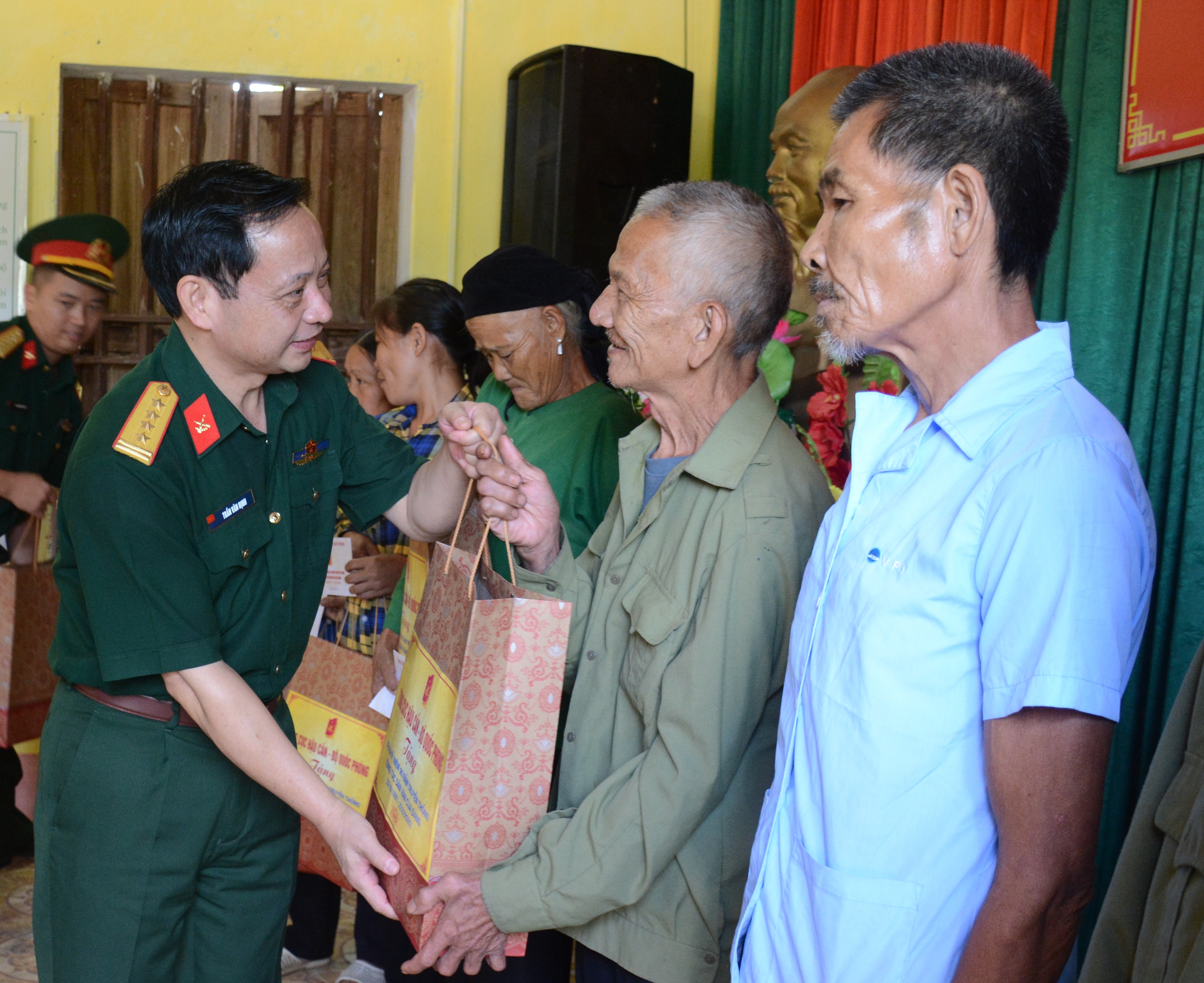 Ấm lòng những hoàn cảnh khó khăn