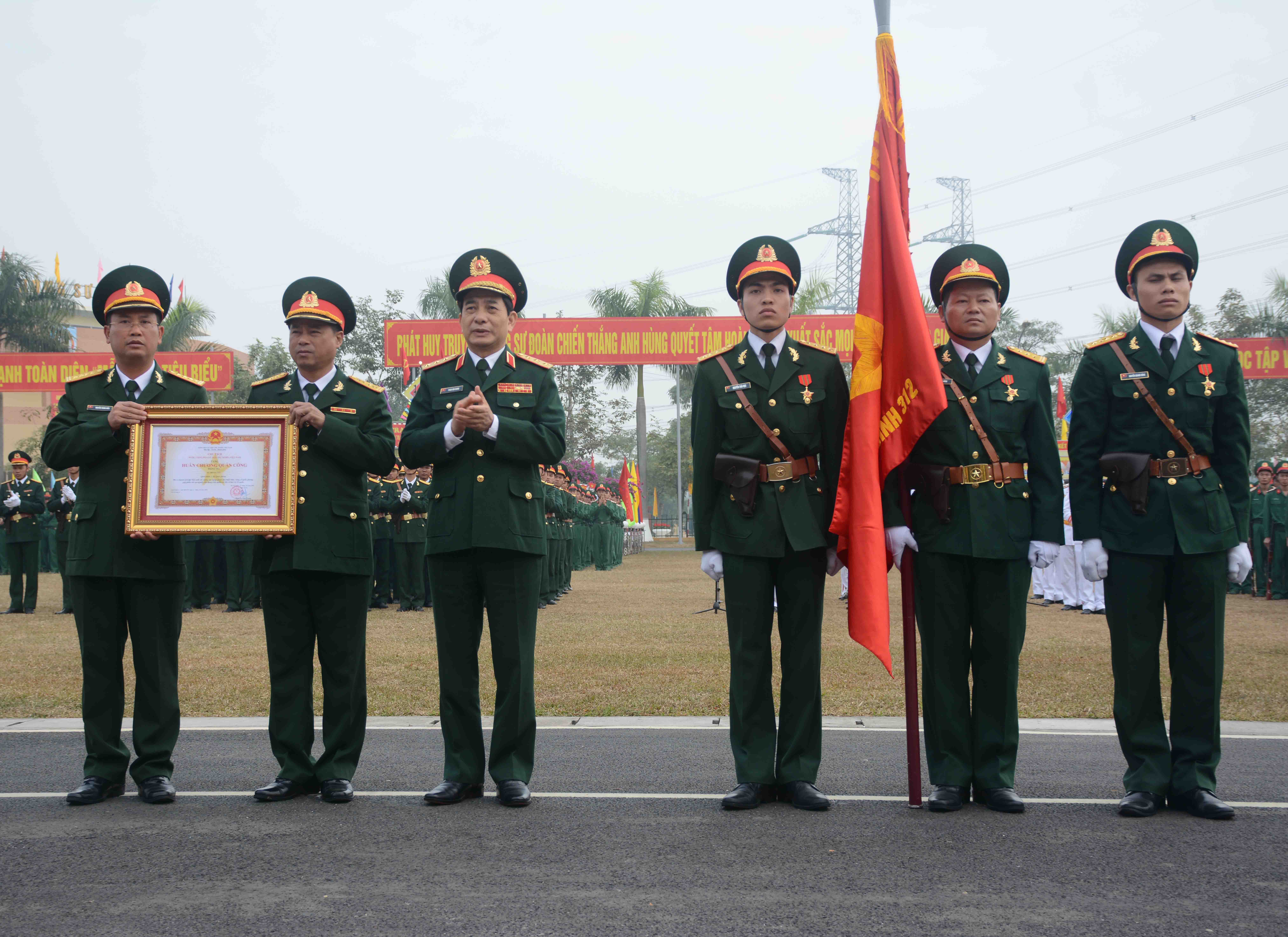 Sư đoàn 312 đón nhận Huân chương Quân công hạng Ba