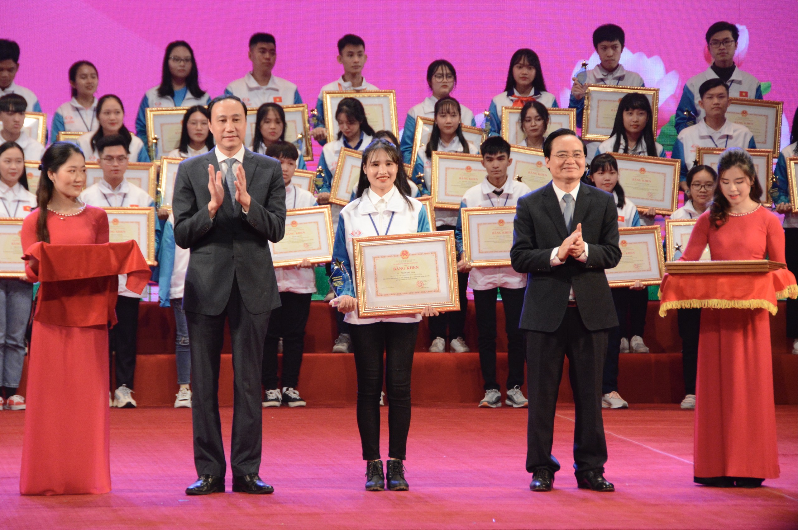 Tuyên dương 130 học sinh, sinh viên xuất sắc trong học tập, làm theo Bác