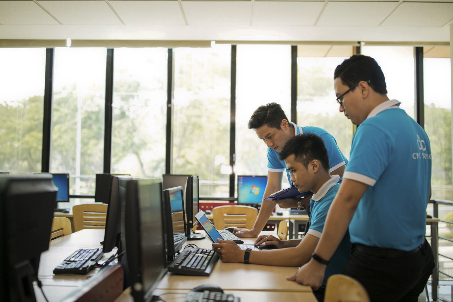 Làm chủ công nghệ bằng phát triển công nghệ mở