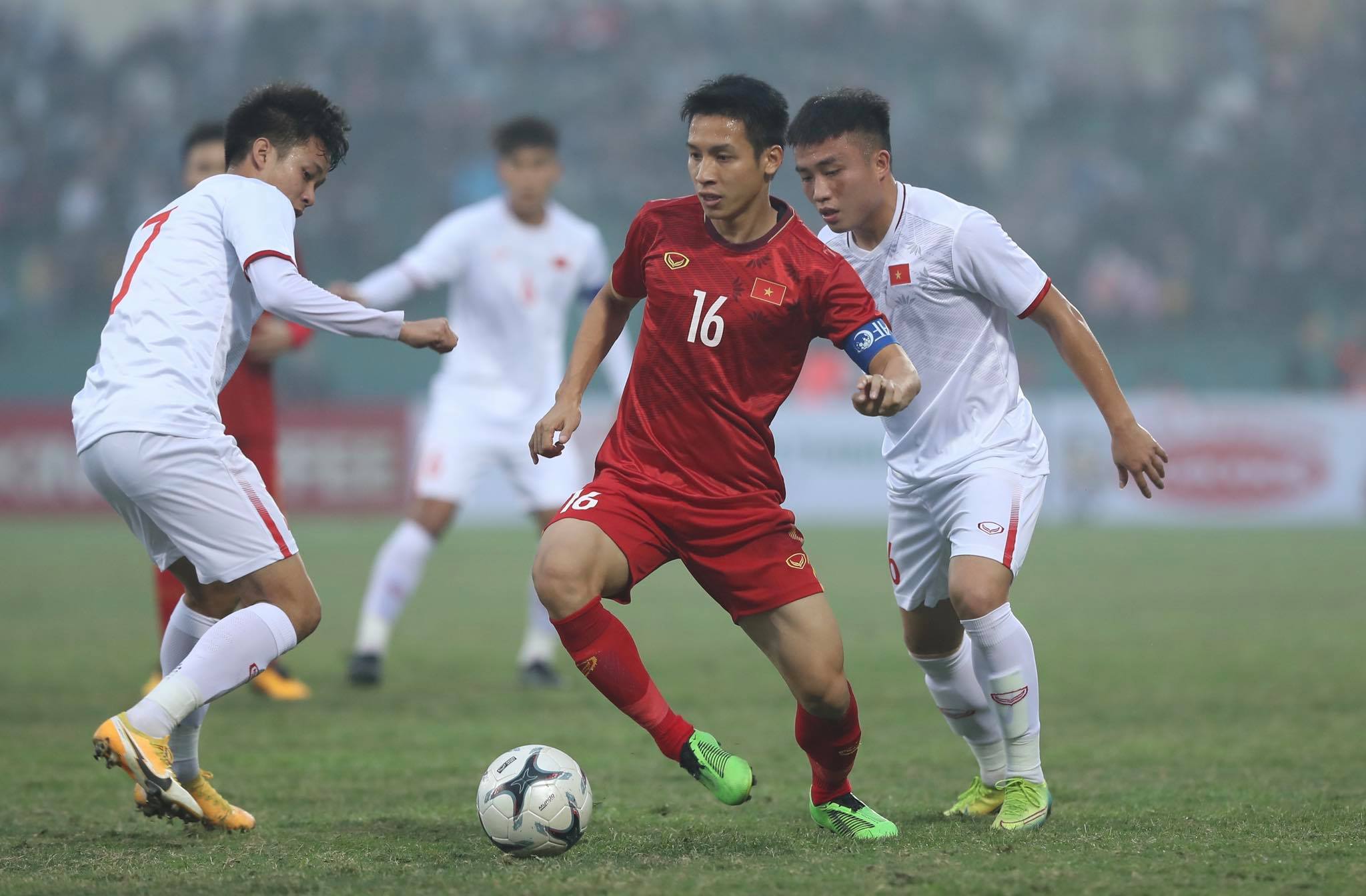 Đội tuyển quốc gia Việt Nam bất ngờ bị U.22 Việt Nam cầm hòa