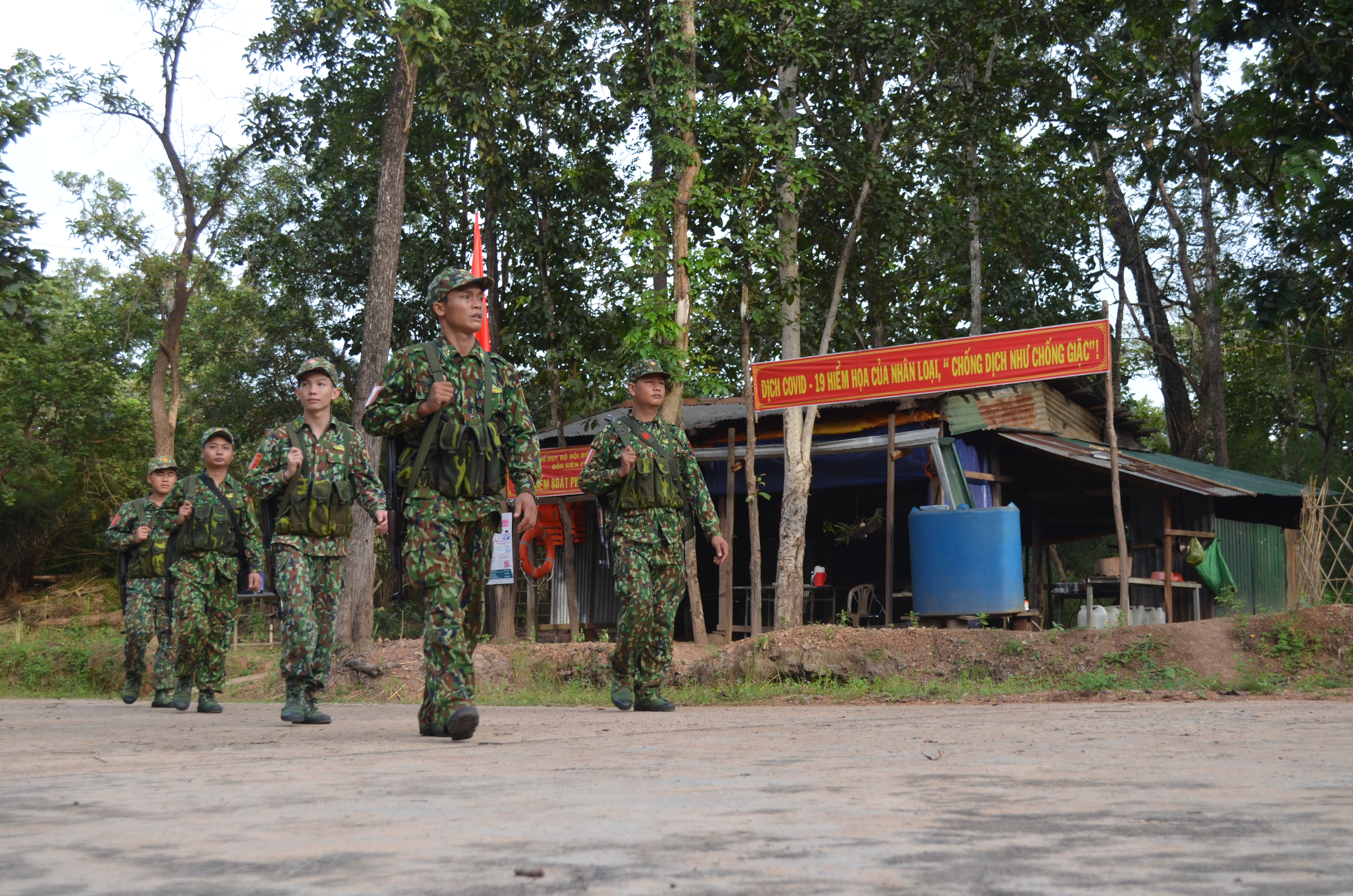 Chủ động chặn dịch từ tuyến biên giới

