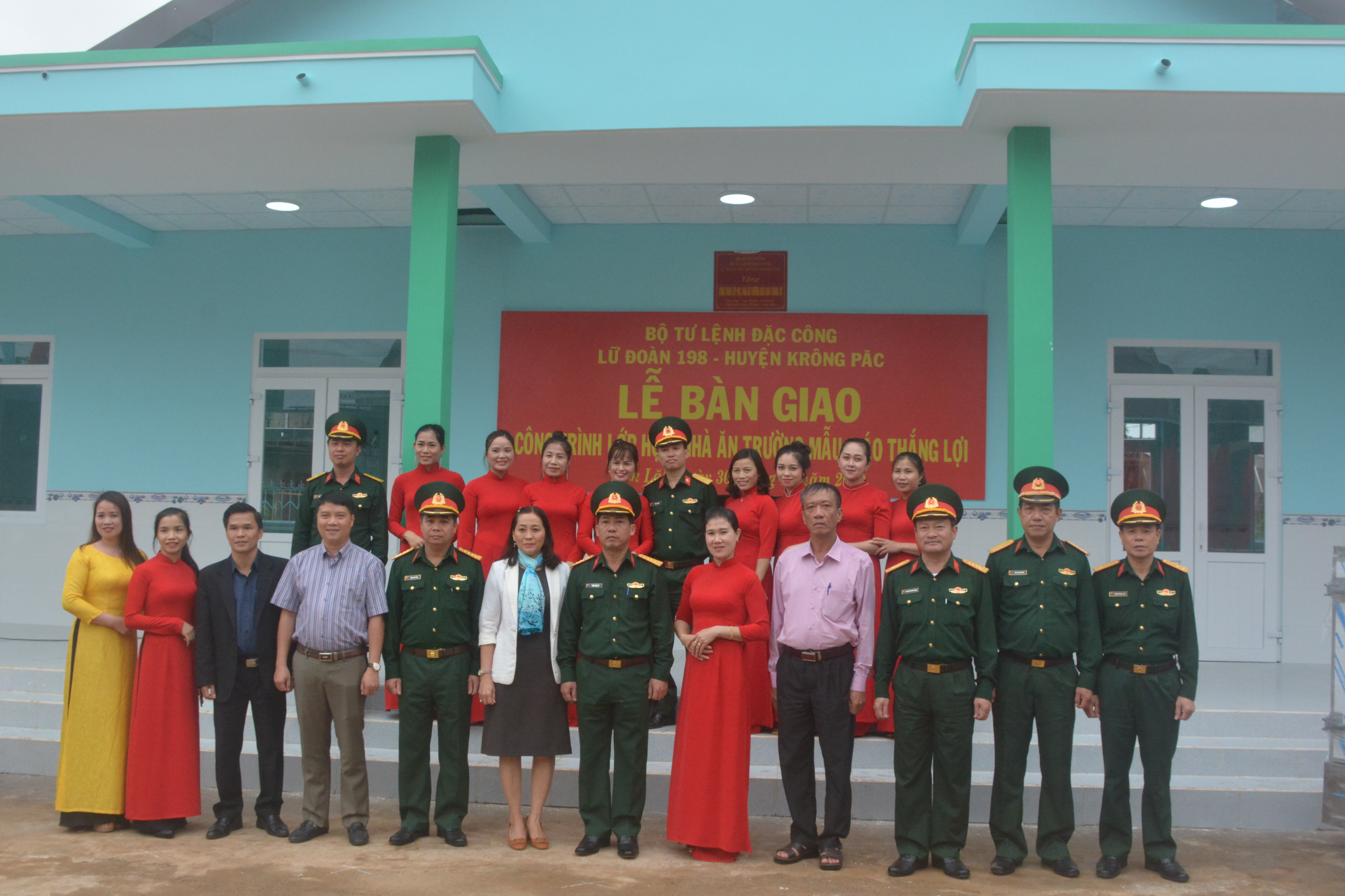 Bàn giao công trình lớp học và nhà ăn Trường mẫu giáo Thắng Lợi (Đắk Lắk)
