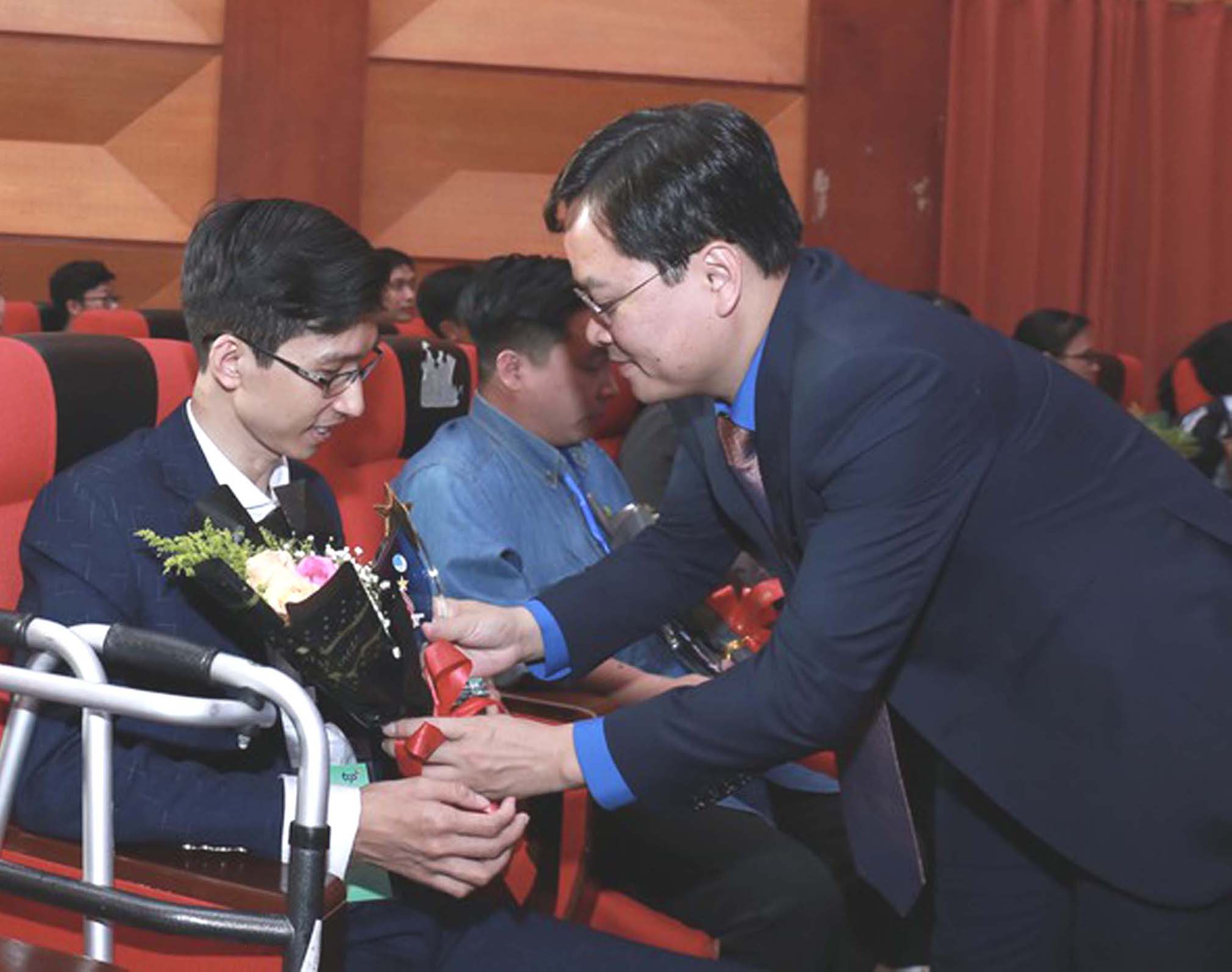 Như những đóa hướng dương...