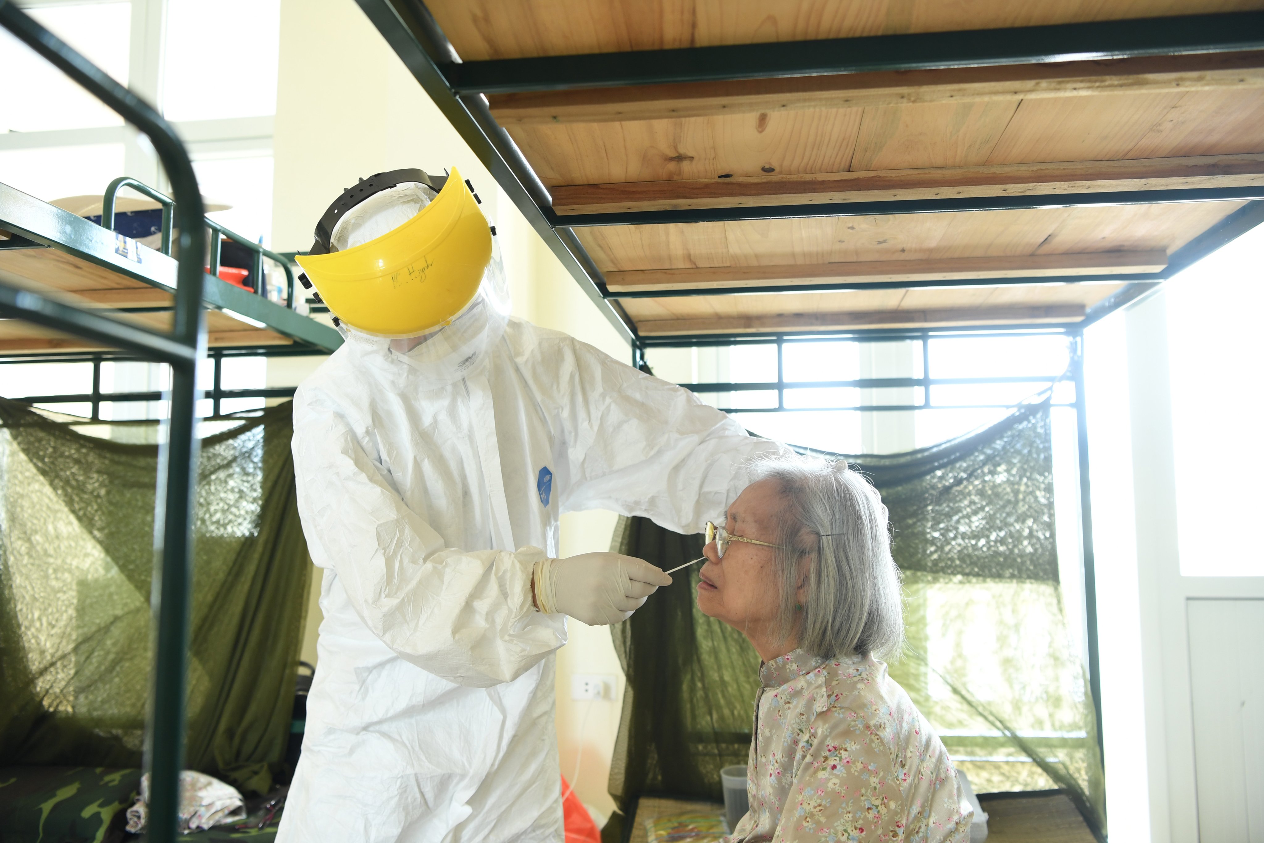 Bình tĩnh đối phó với biến chủng SARS-CoV-2 xuất hiện tại Việt Nam