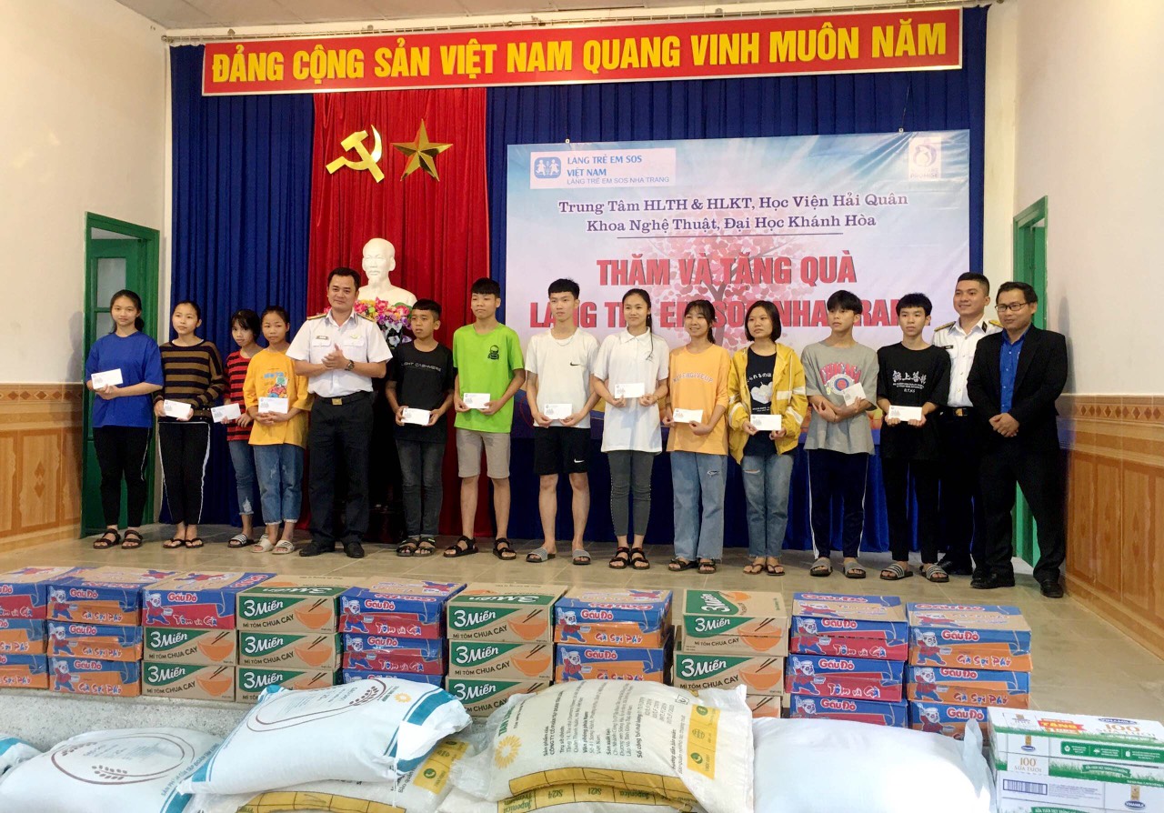 Đem yêu thương đến với Làng Trẻ em SOS thành phố Nha Trang 