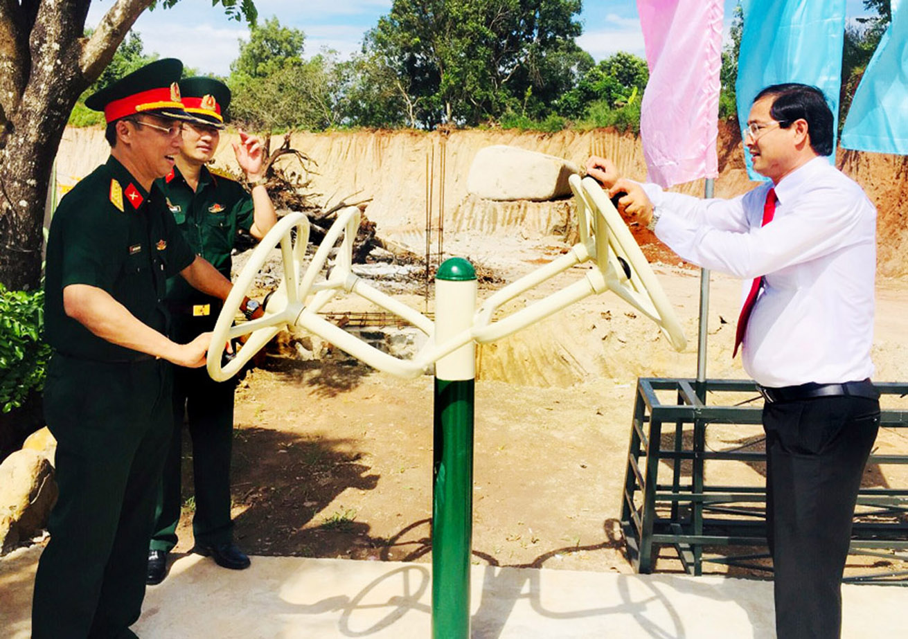 Cho xuân mới thêm vui