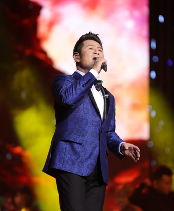 Ca sĩ Bằng Kiều chinh phục khán giả bằng live concert “Chuyện lạ”