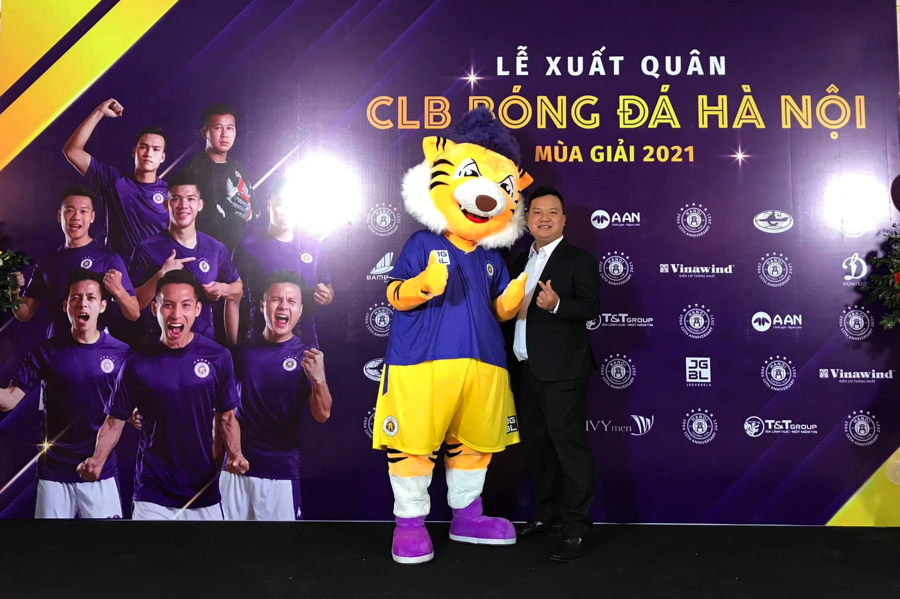 Góp phần tô điểm bức tranh chuyên nghiệp