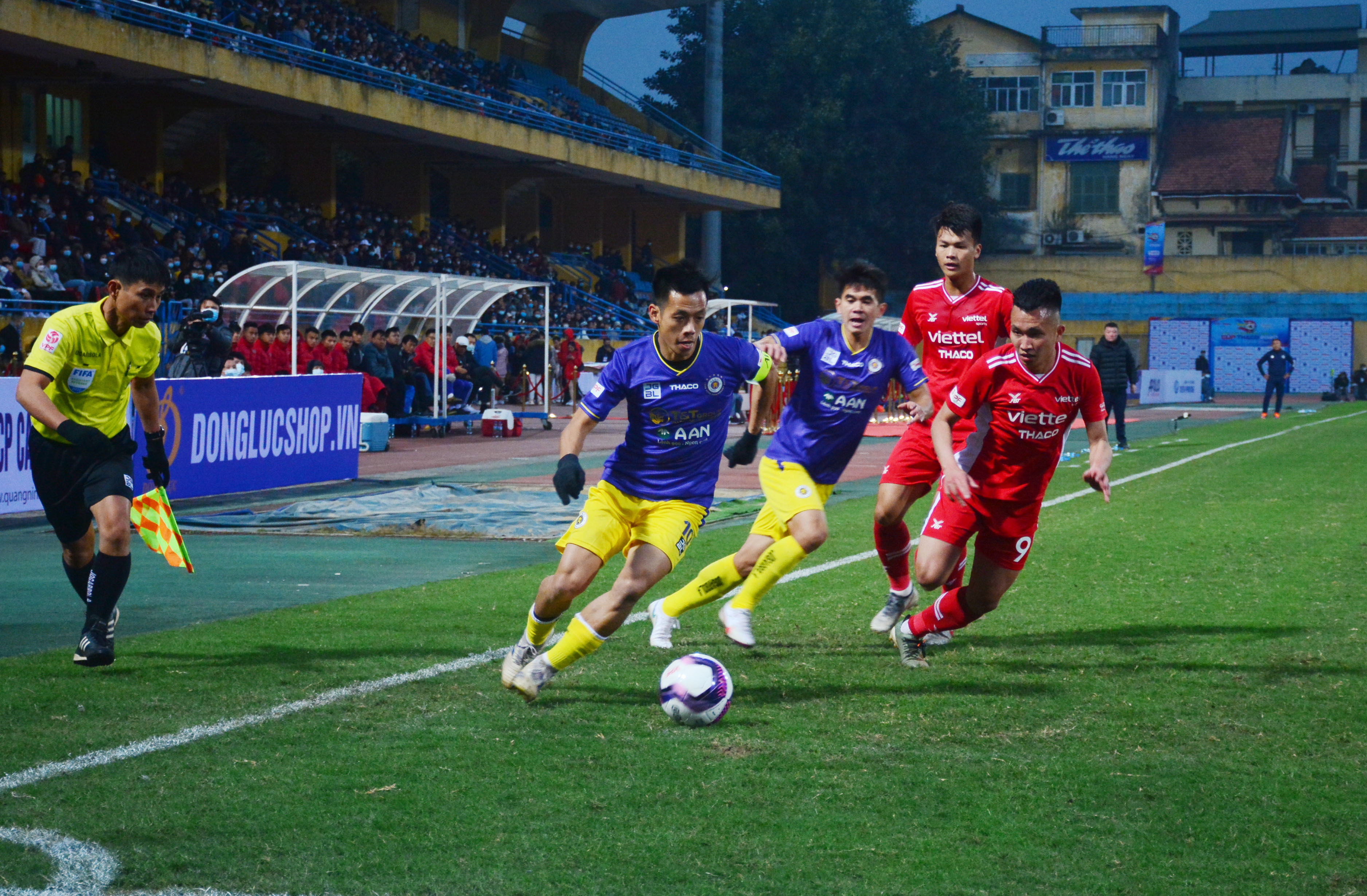 Quả bóng vàng Việt Nam năm 2020: Thời cơ của Văn Quyết