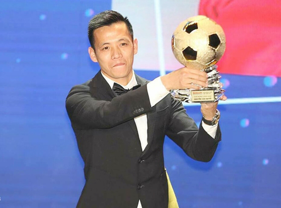 Văn Quyết và Huỳnh Như giành Quả bóng vàng Việt Nam 2020