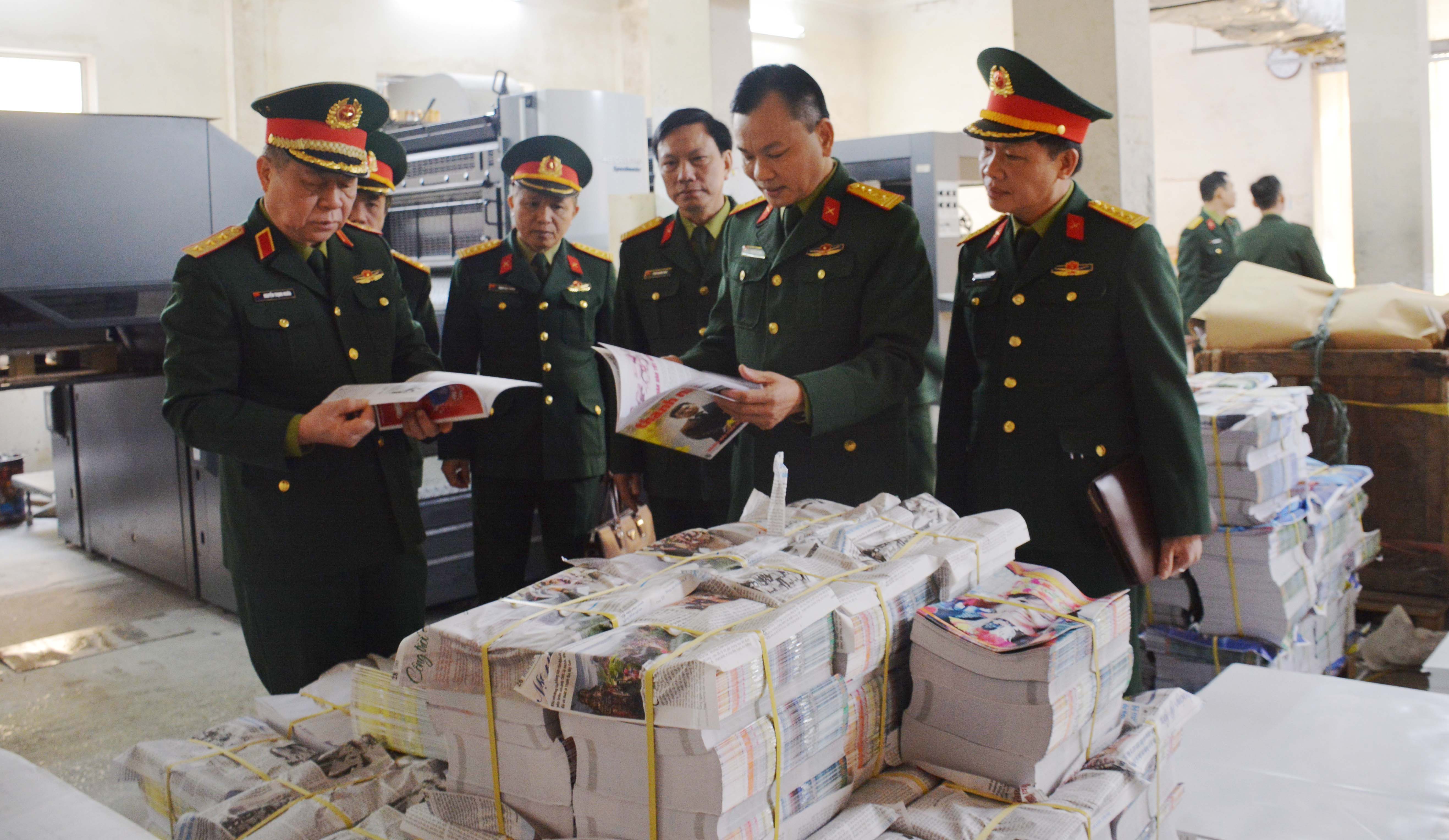 Thượng tướng Nguyễn Trọng Nghĩa thăm, kiểm tra một số đơn vị thuộc Tổng cục Chính trị