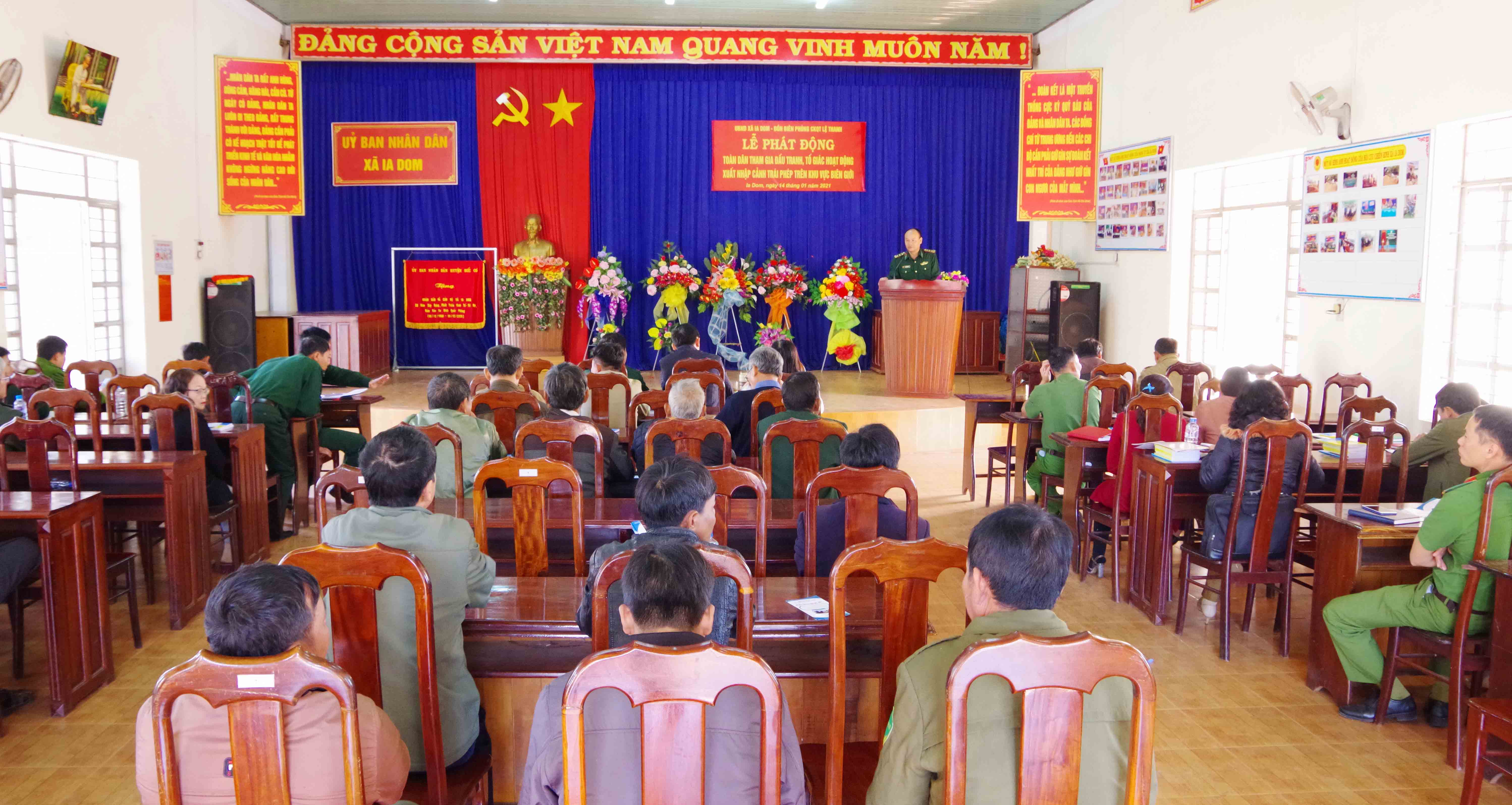 Phát động toàn dân tham gia đấu tranh, tố giác hoạt động xuất, nhập cảnh trái phép