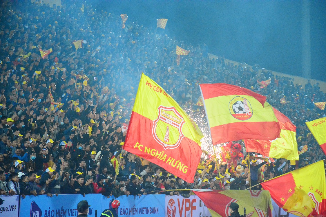 CLB Nam Định thắng tưng bừng trong ngày khai màn V-League 2021

