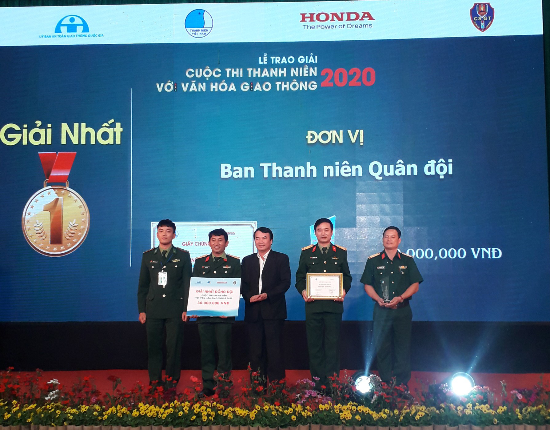 Đội Thanh niên Quân đội giành giải Nhất cuộc thi “Thanh niên với văn hóa giao thông” năm 2020