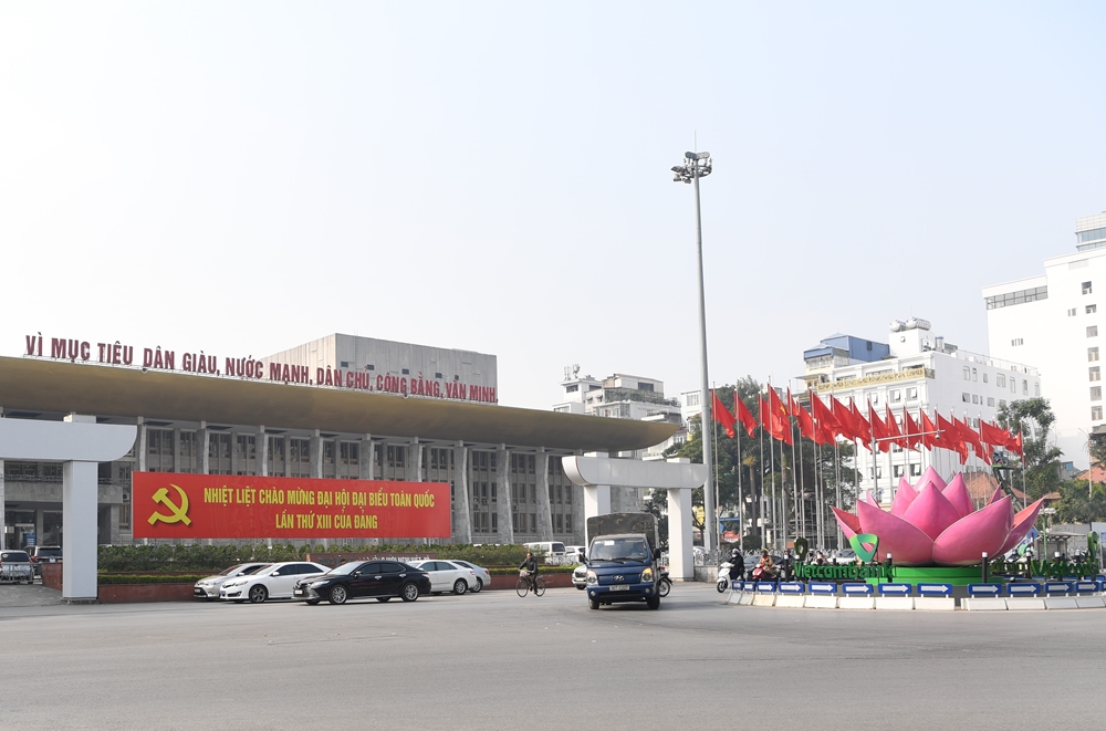 Băng rôn trước Cung Văn hóa Lao động hữu Nghị Việt-Xô.