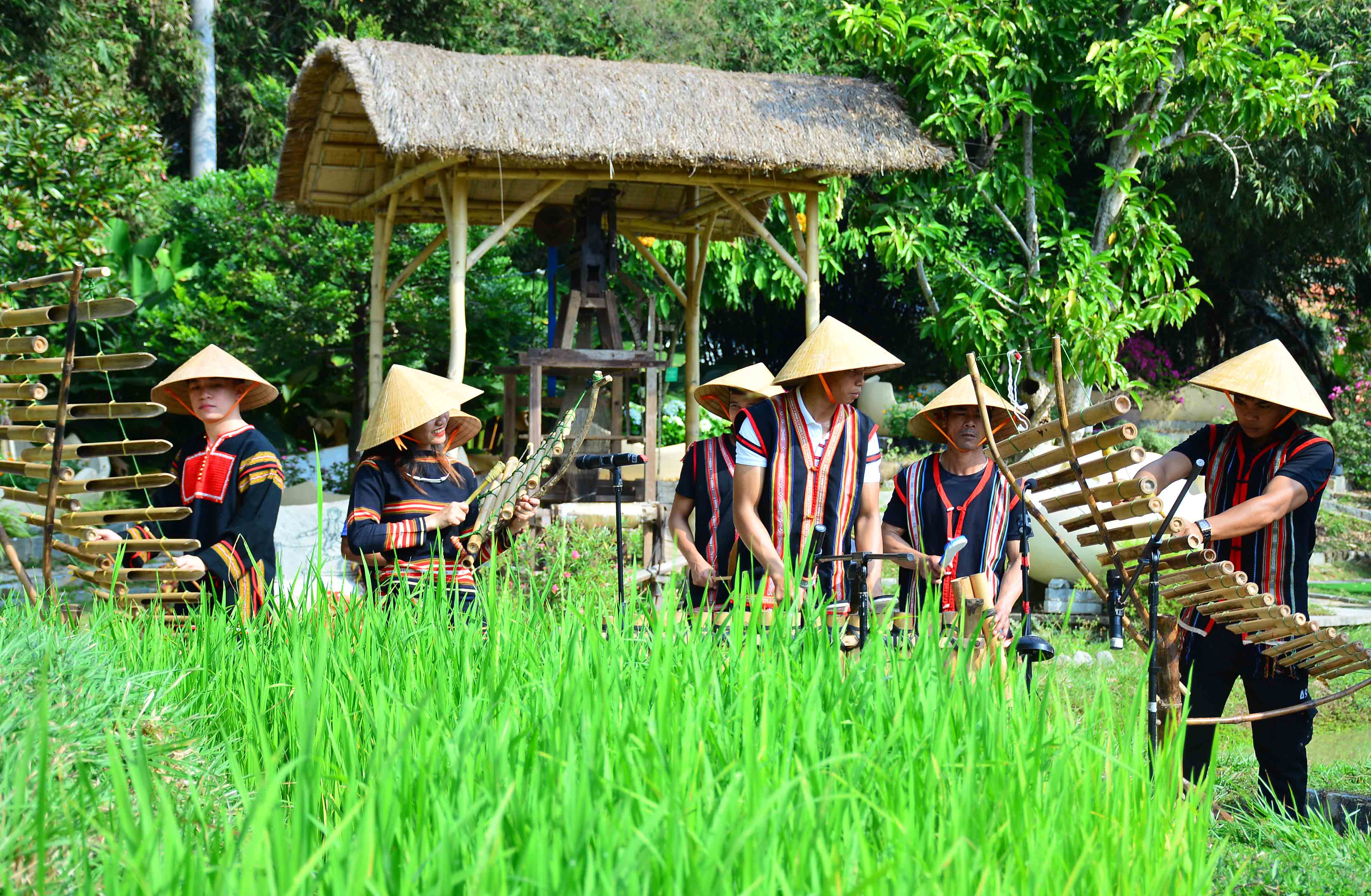Trải nghiệm không gian văn hóa truyền thống tại Khu du lịch “Một thoáng Việt Nam”