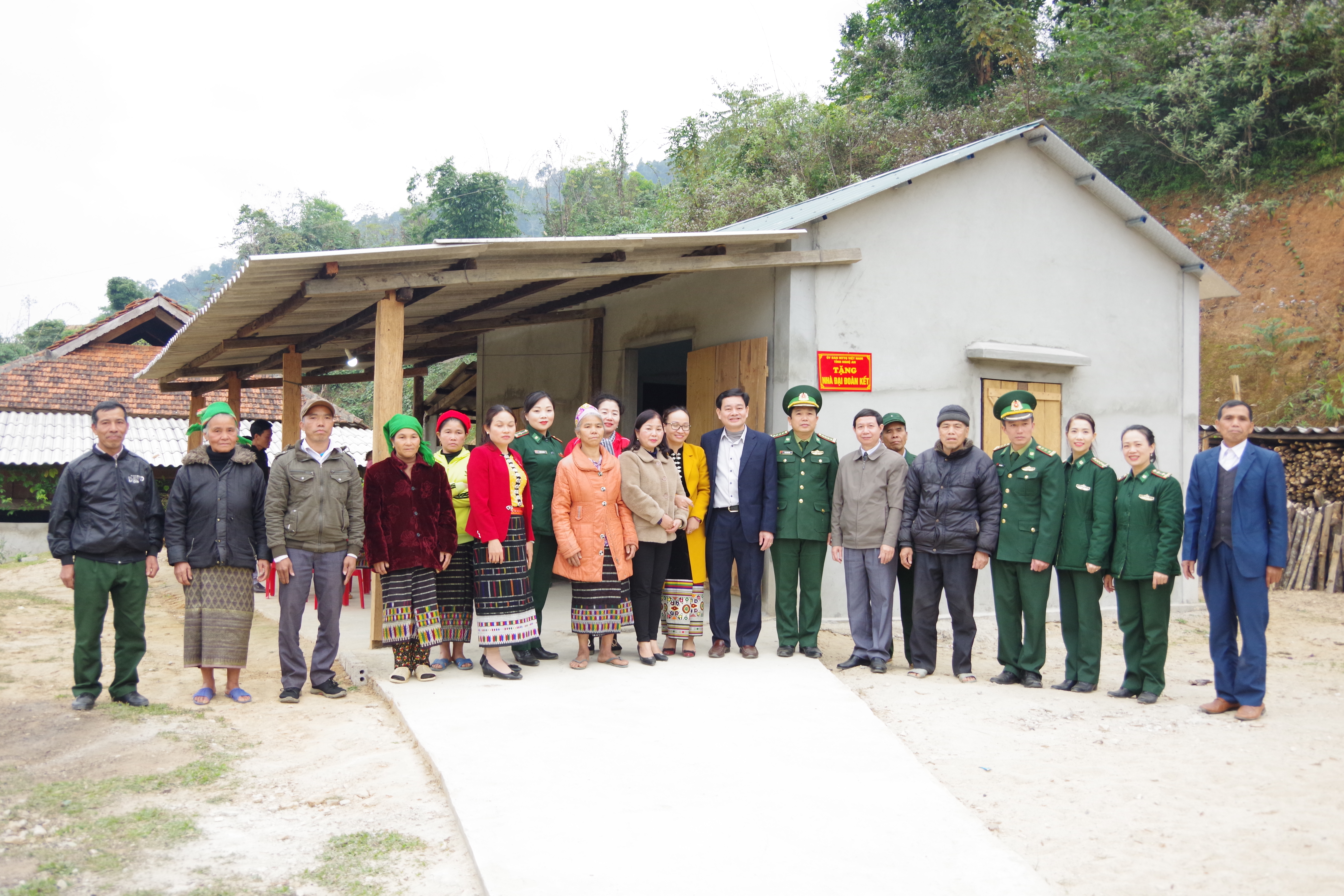Khánh thành nhà Đại đoàn kết cho người nghèo biên giới