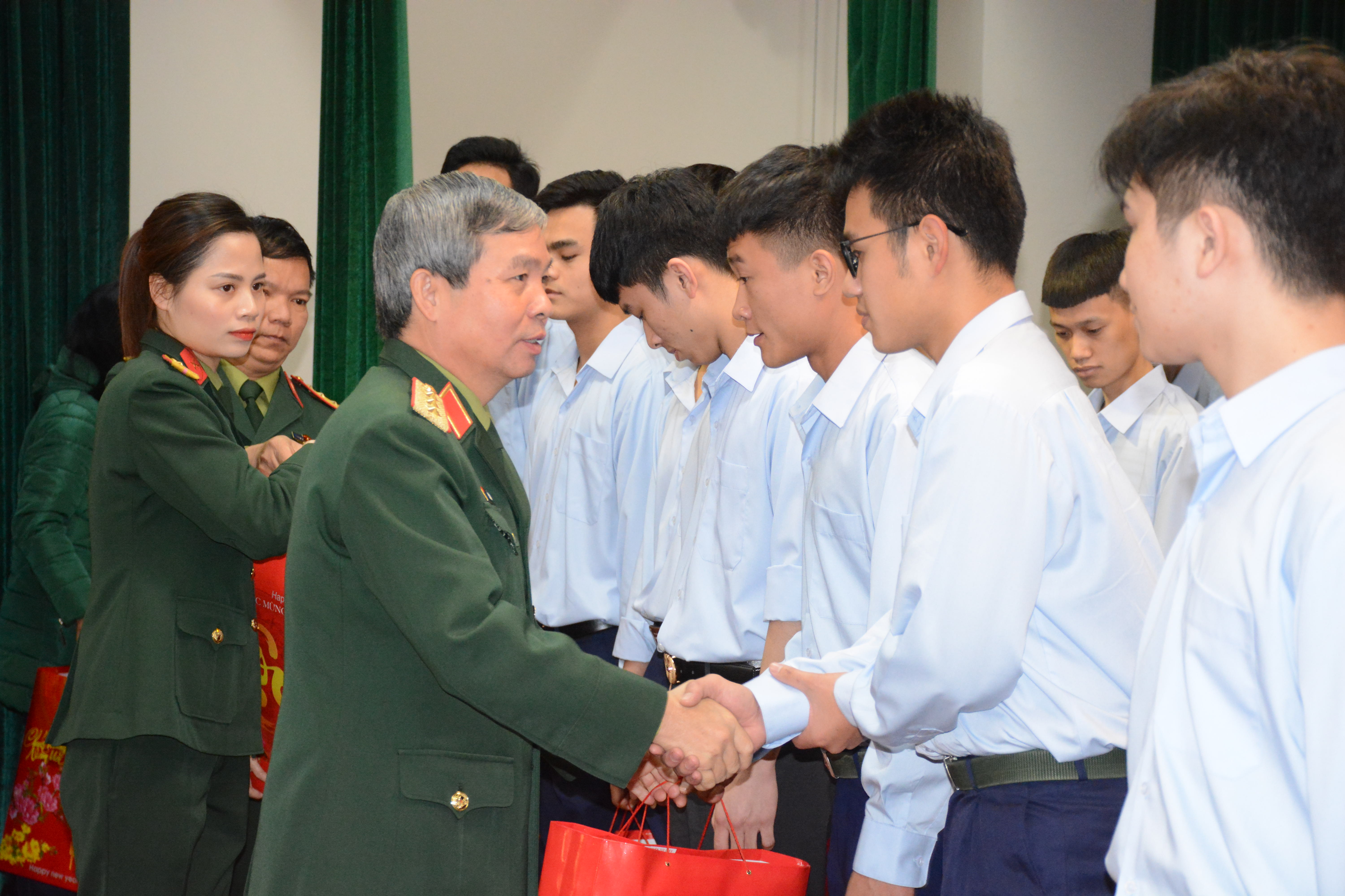 Tiễn quân nhân hoàn thành nghĩa vụ quân sự, xuất ngũ về địa phương năm 2021