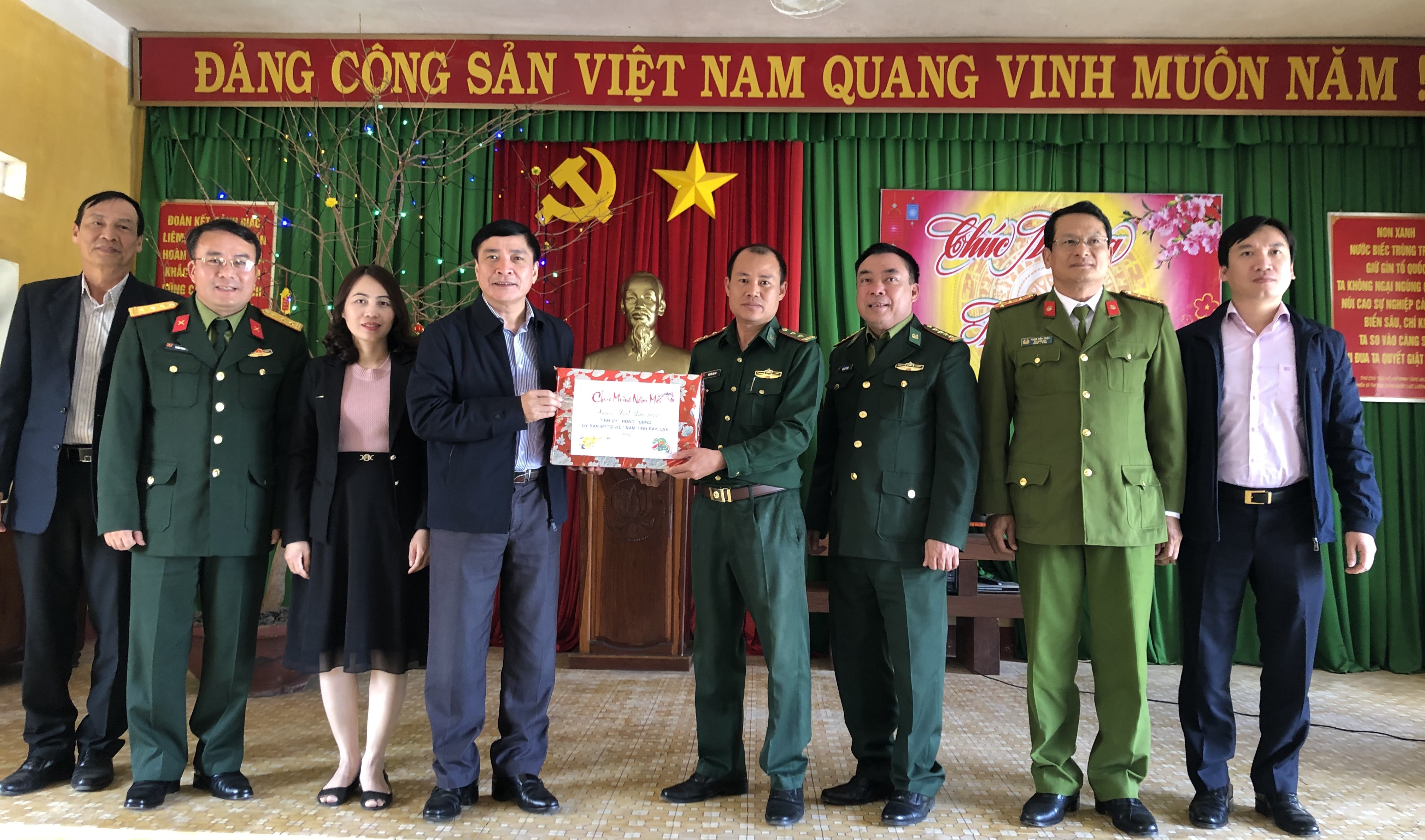 Bí thư Tỉnh ủy Đắk Lắk kiểm tra, chúc Tết các đơn vị trên địa bàn biên giới