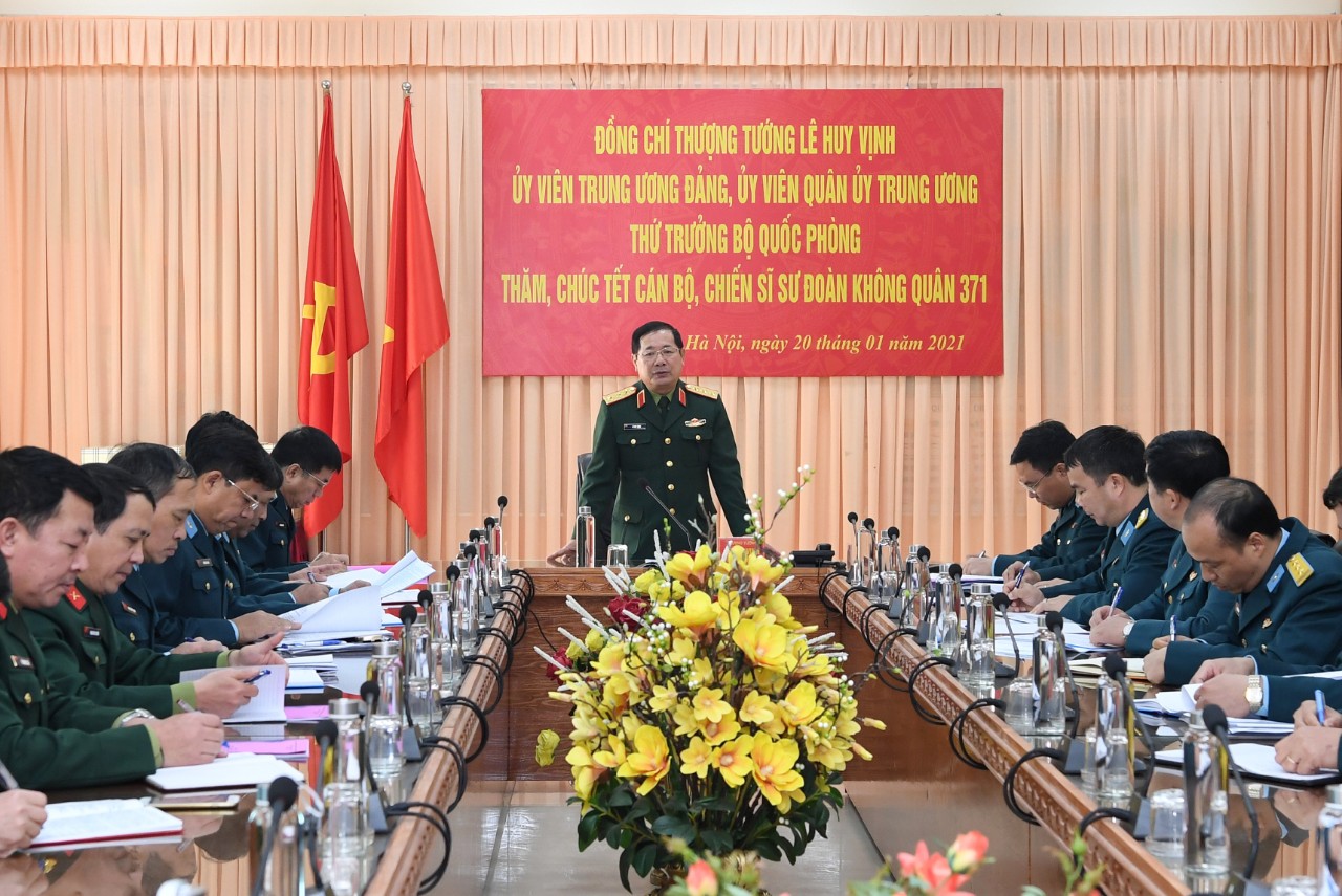 Thượng tướng Lê Huy Vịnh thăm, chúc Tết một số đơn vị thuộc Quân chủng Phòng không- Không quân