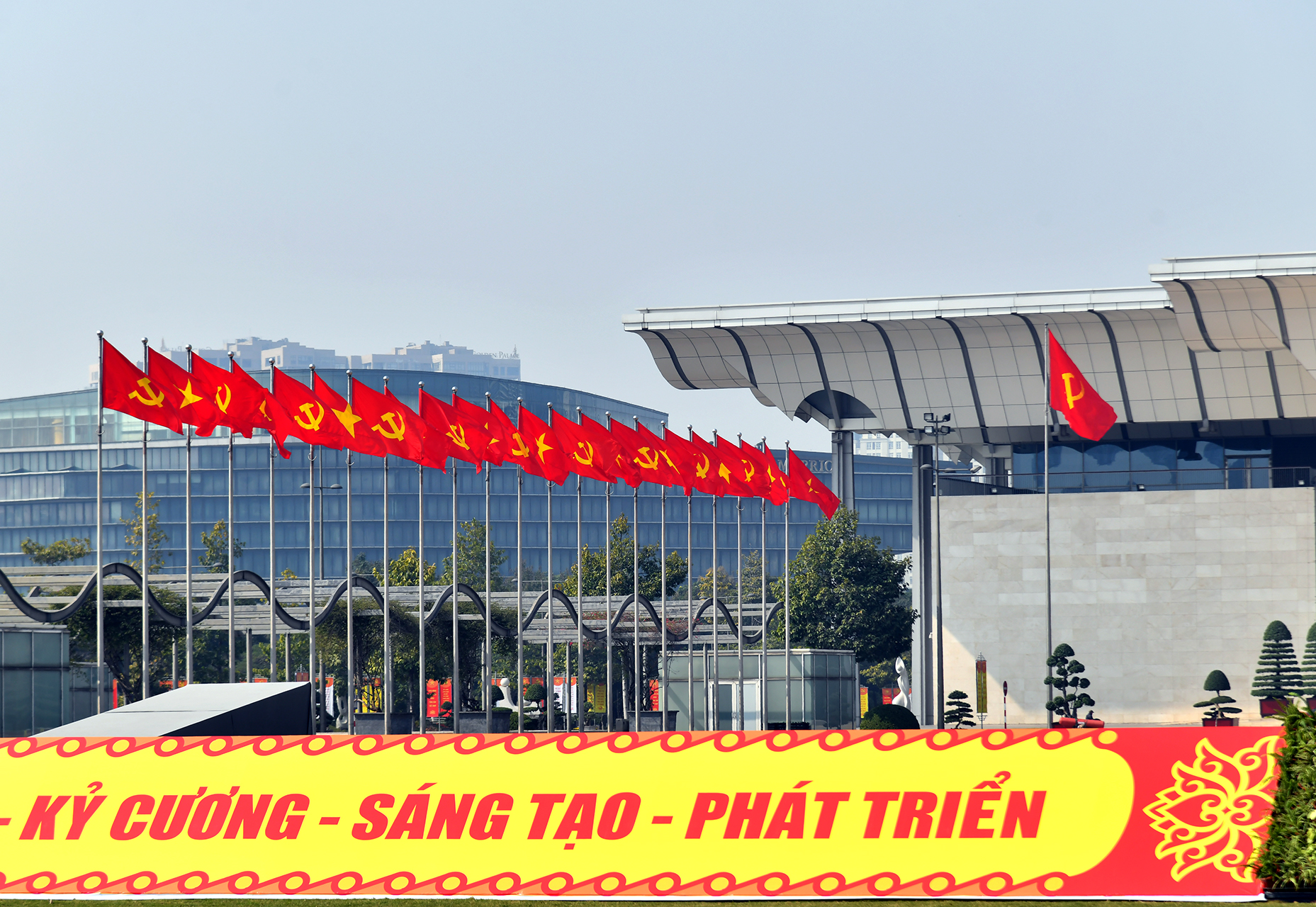 Bài 2: Phát triển kinh tế - xã hội là nhiệm vụ trung tâm